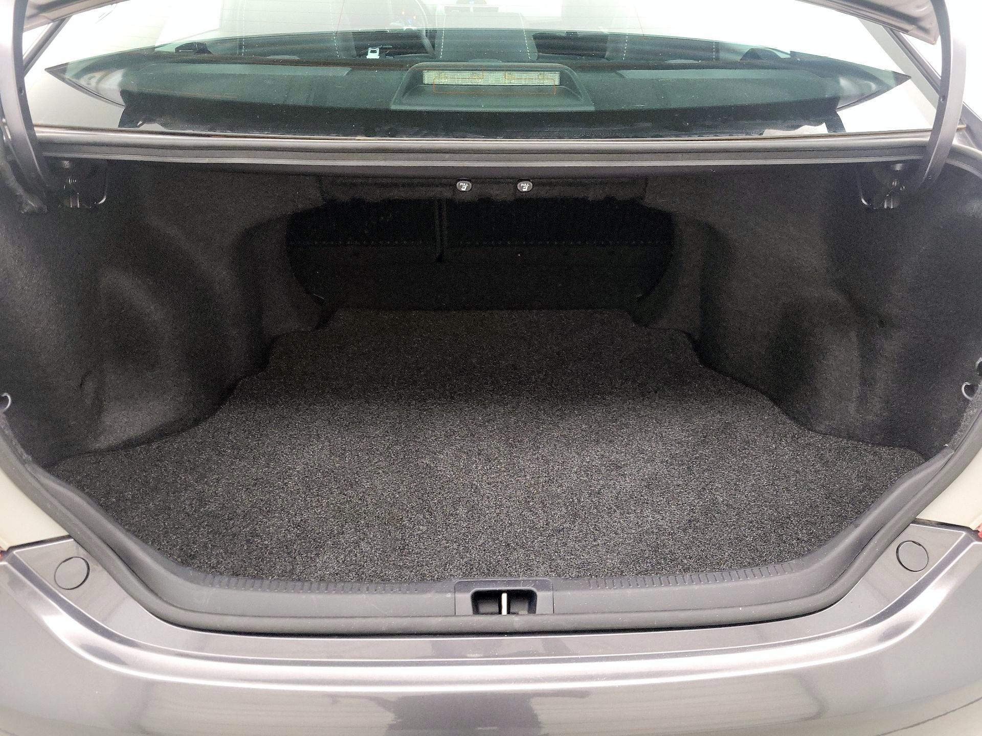 Thumbnail: 2014 Toyota Camry - 20