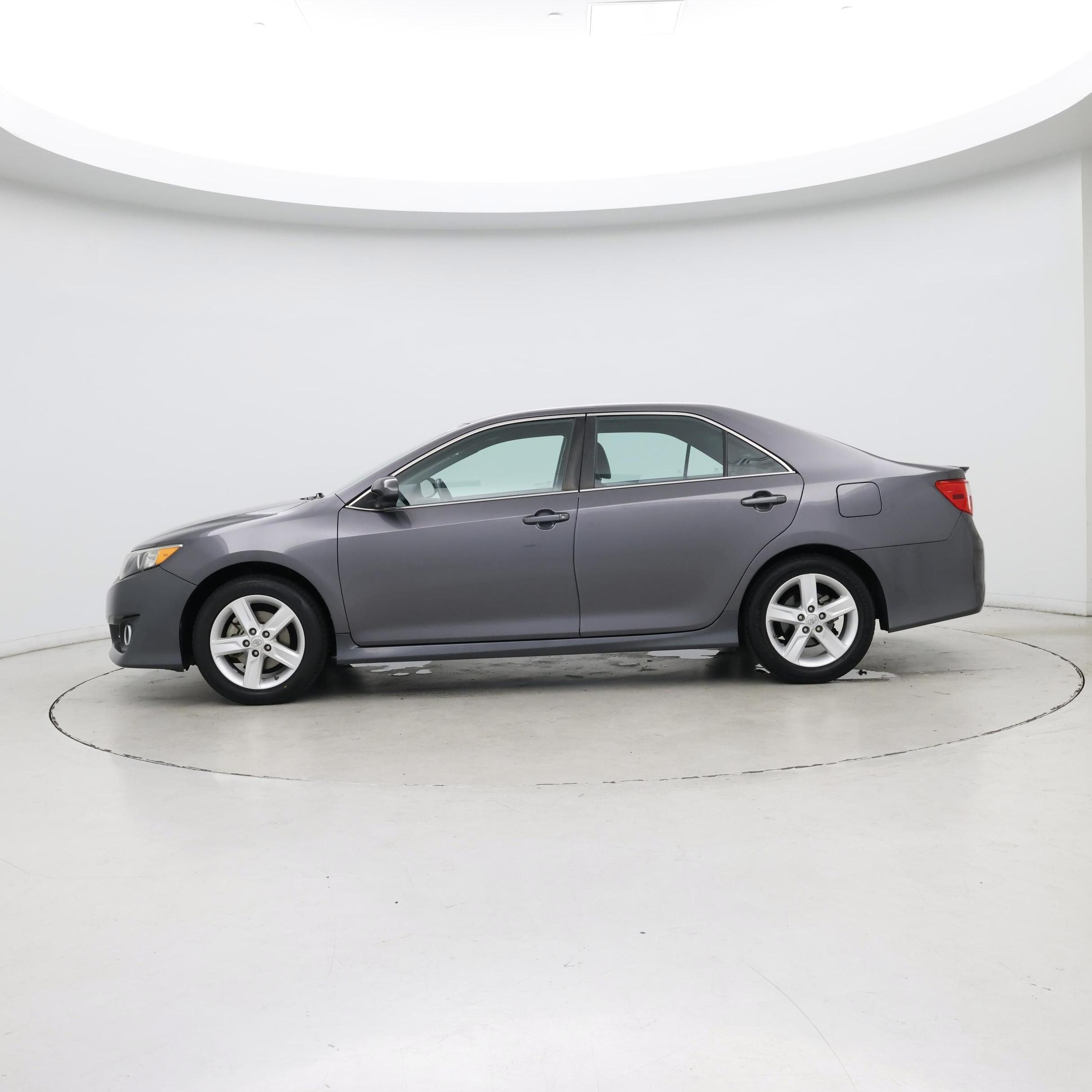 Thumbnail: 2014 Toyota Camry - 3