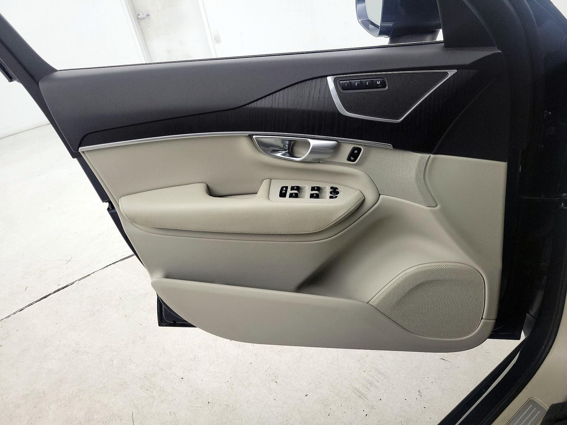 Thumbnail: 2020 Volvo XC90 - 12