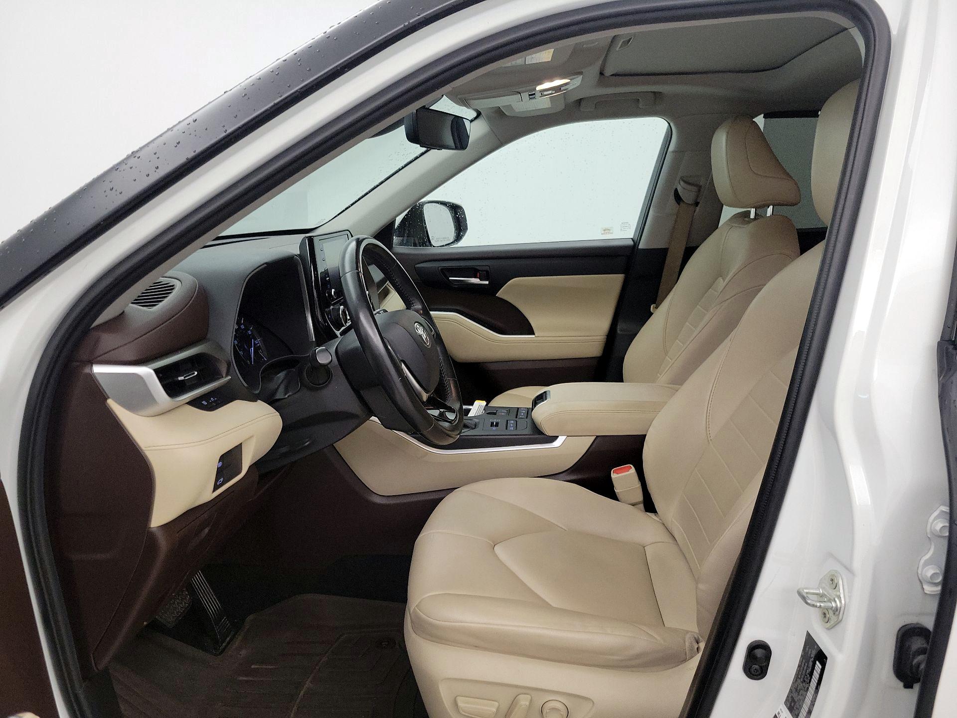Thumbnail: 2020 Toyota Highlander - 11