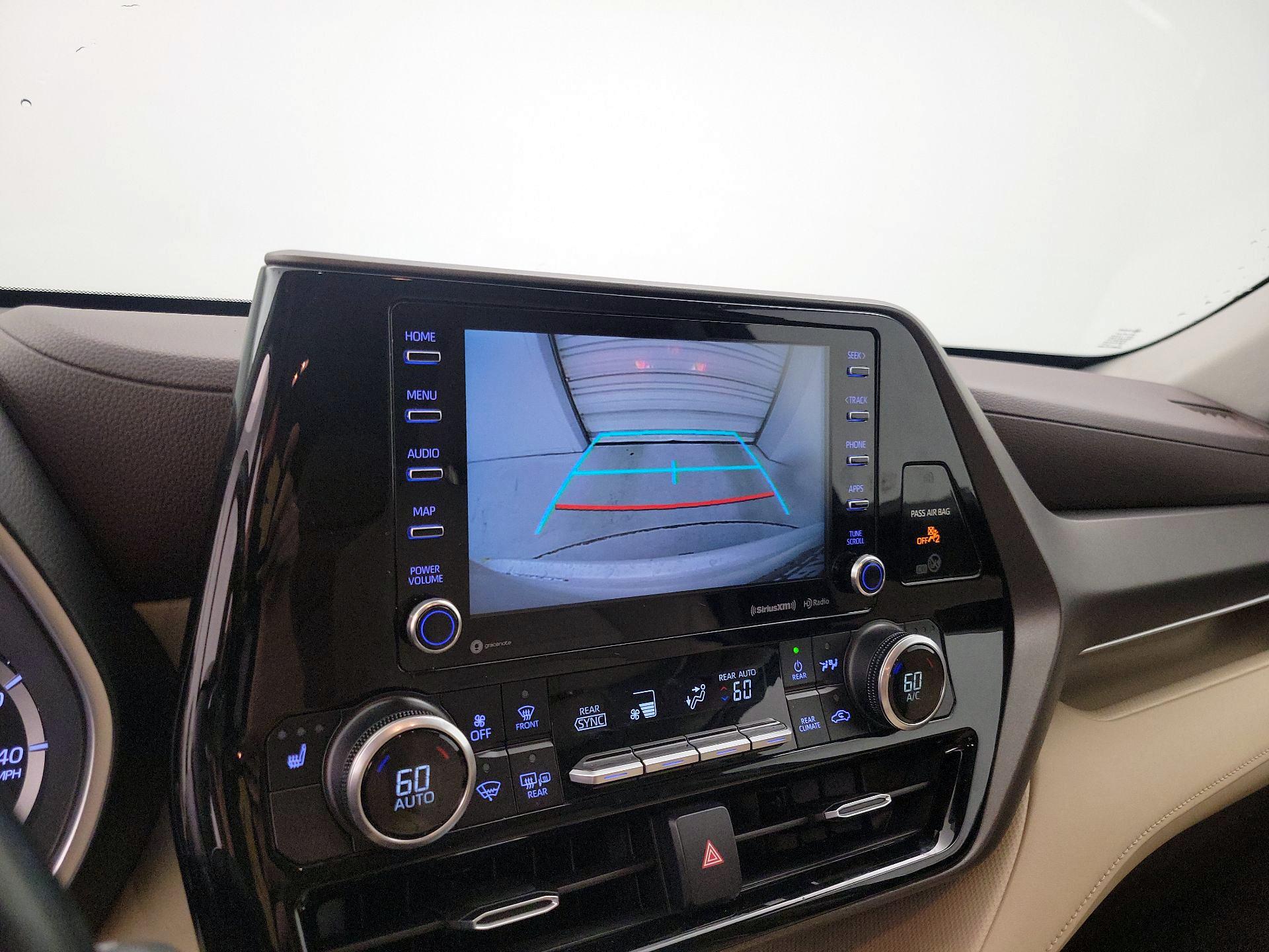 Thumbnail: 2020 Toyota Highlander - 14