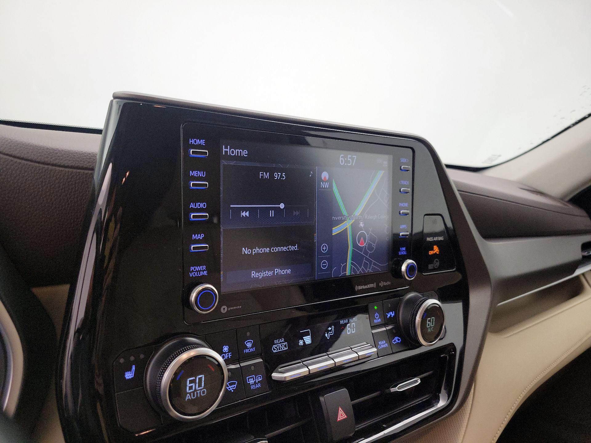 Thumbnail: 2020 Toyota Highlander - 15