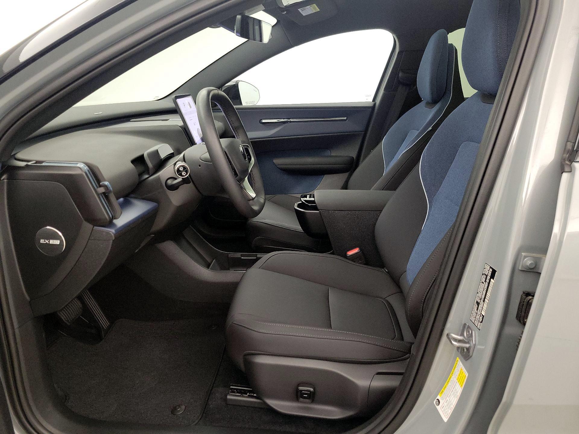 Thumbnail: 2025 Volvo EX30 - 11