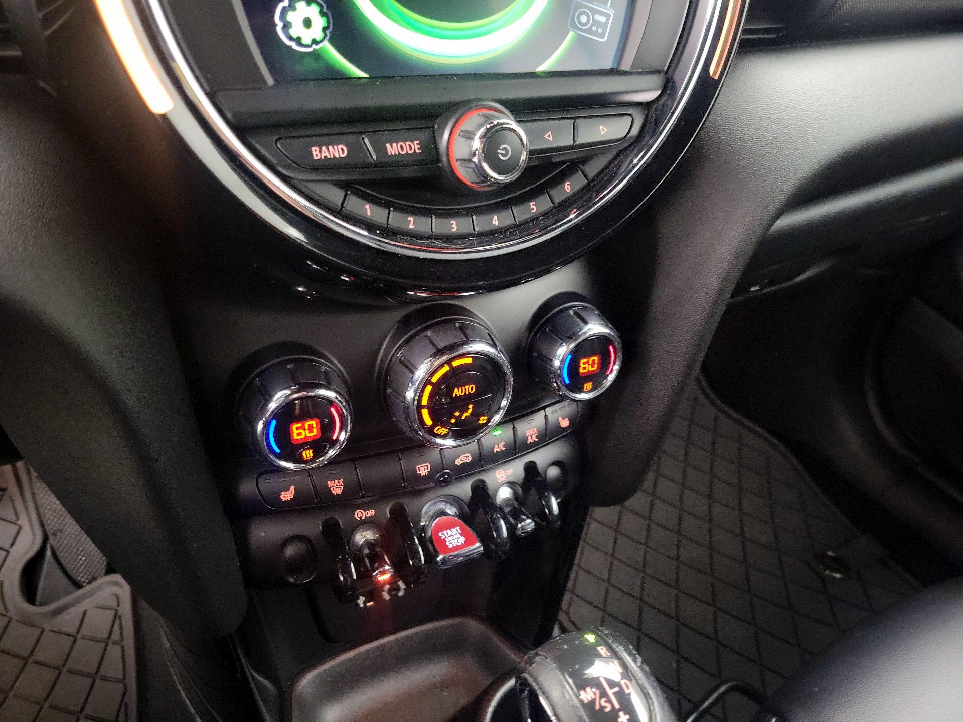 Thumbnail: 2017 MINI Cooper - 16