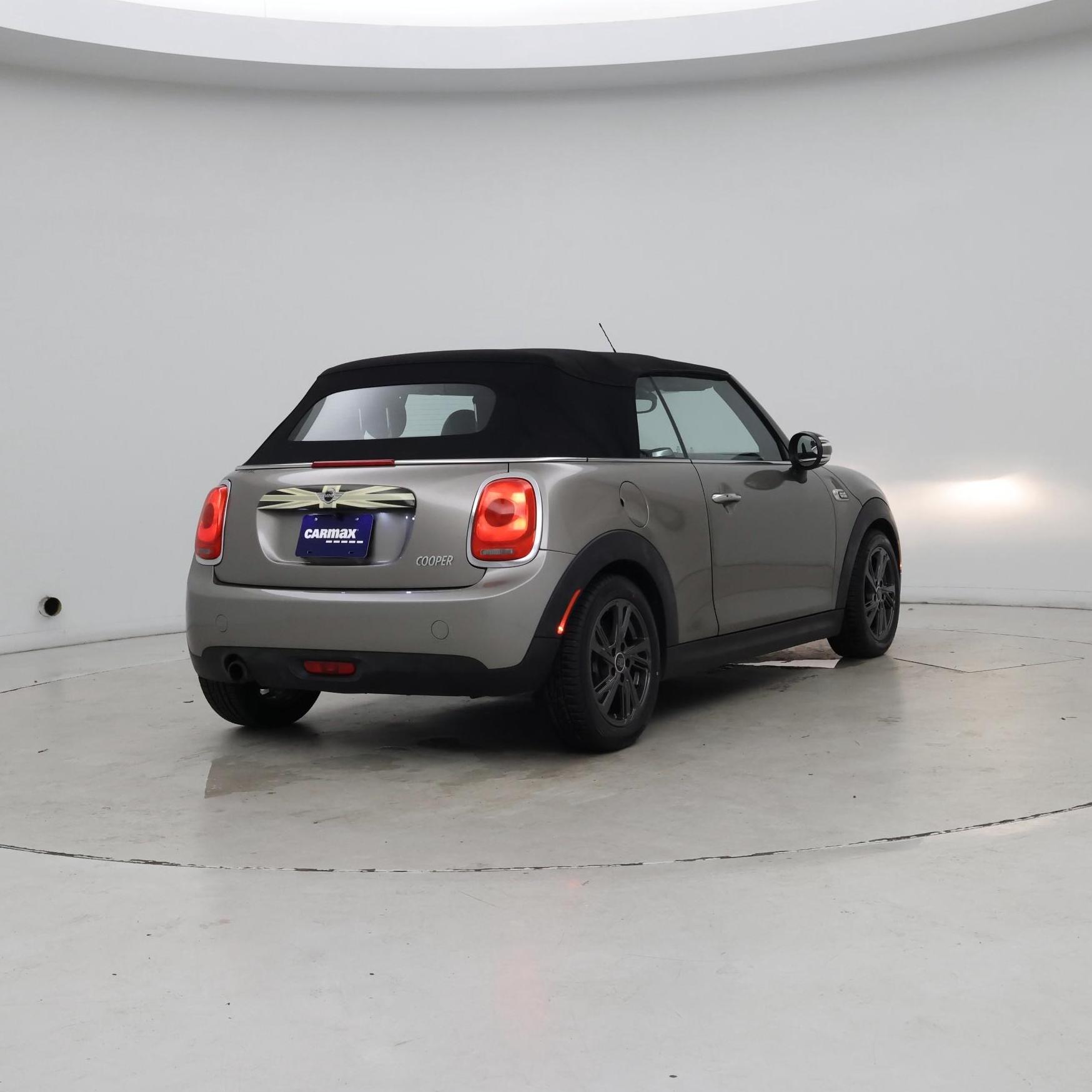 Thumbnail: 2017 MINI Cooper - 8