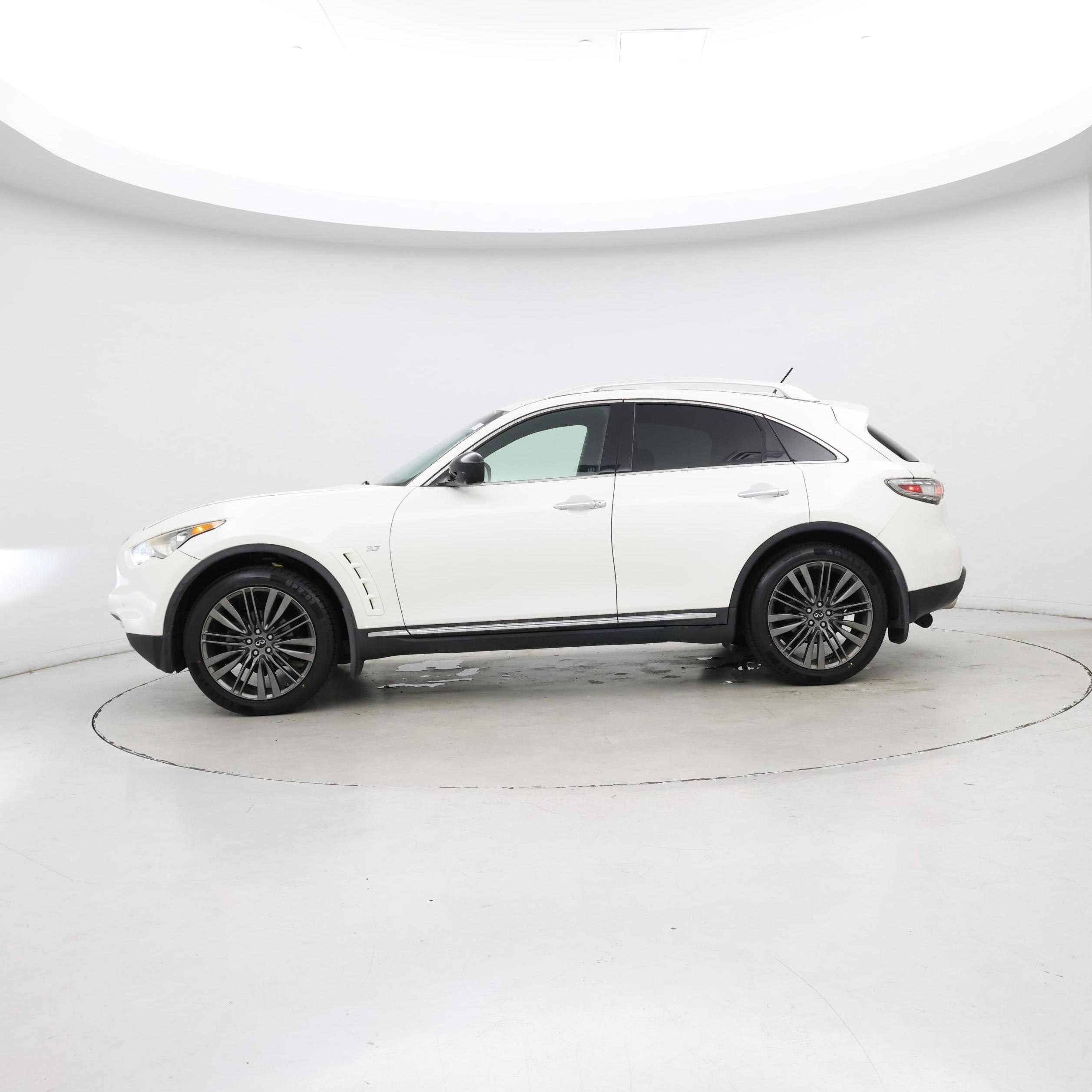 Thumbnail: 2017 INFINITI QX70 - 3
