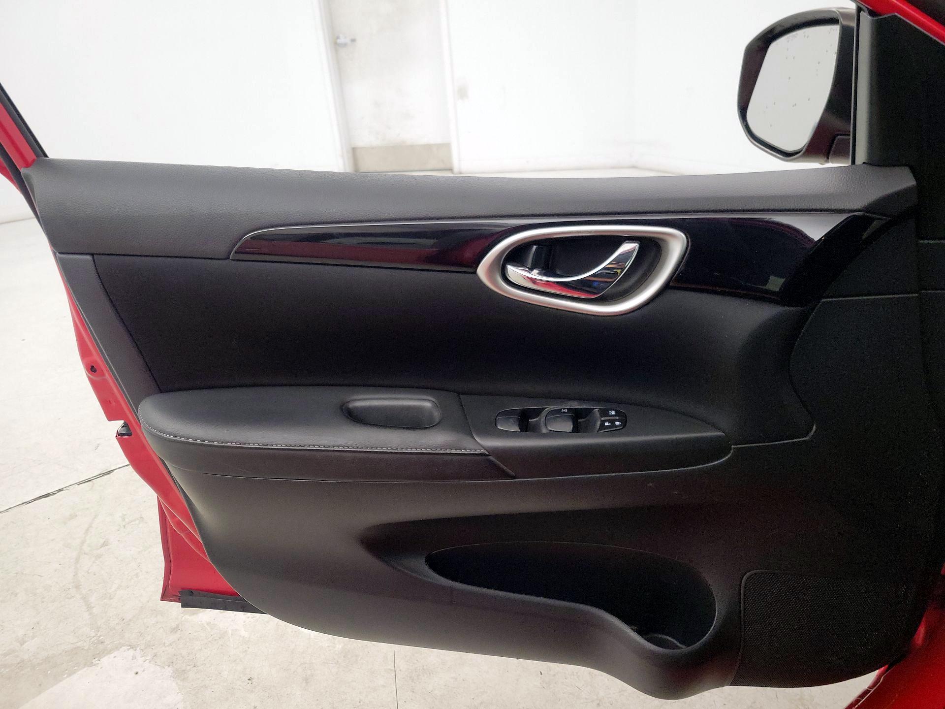 Thumbnail: 2018 Nissan Sentra - 12
