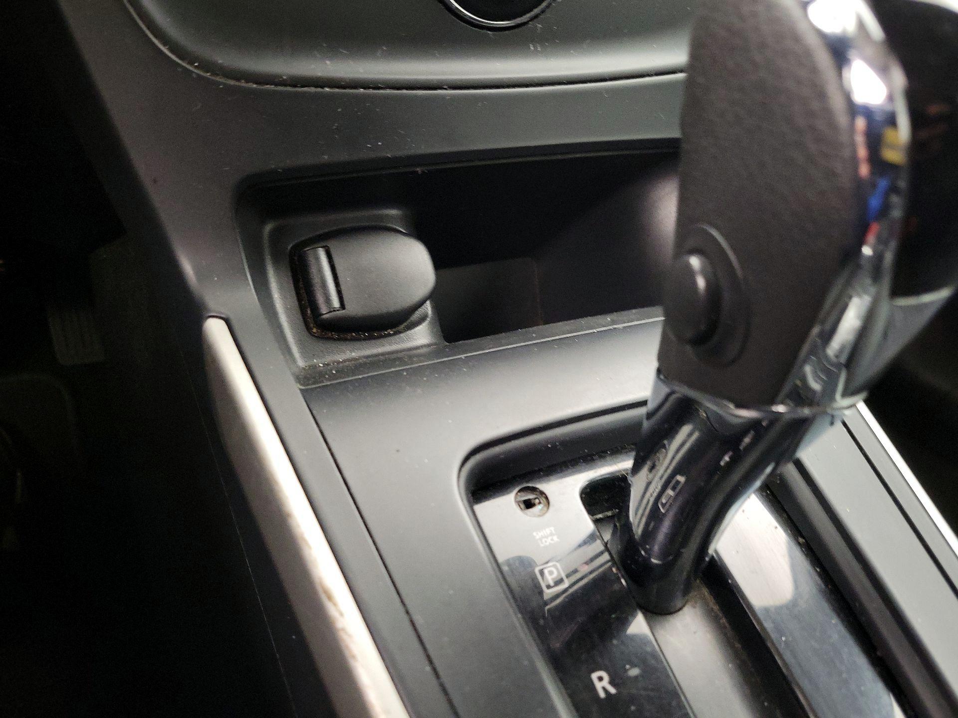 Thumbnail: 2018 Nissan Sentra - 18