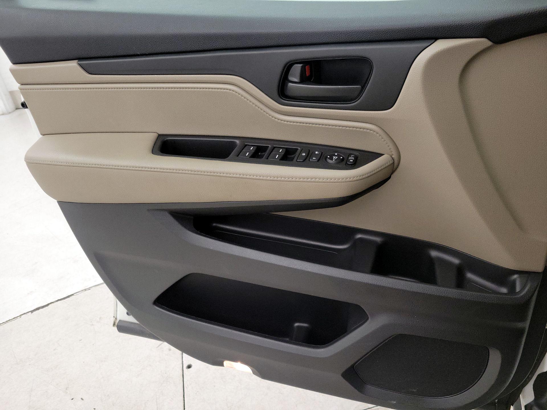 Thumbnail: 2020 Honda Odyssey - 12