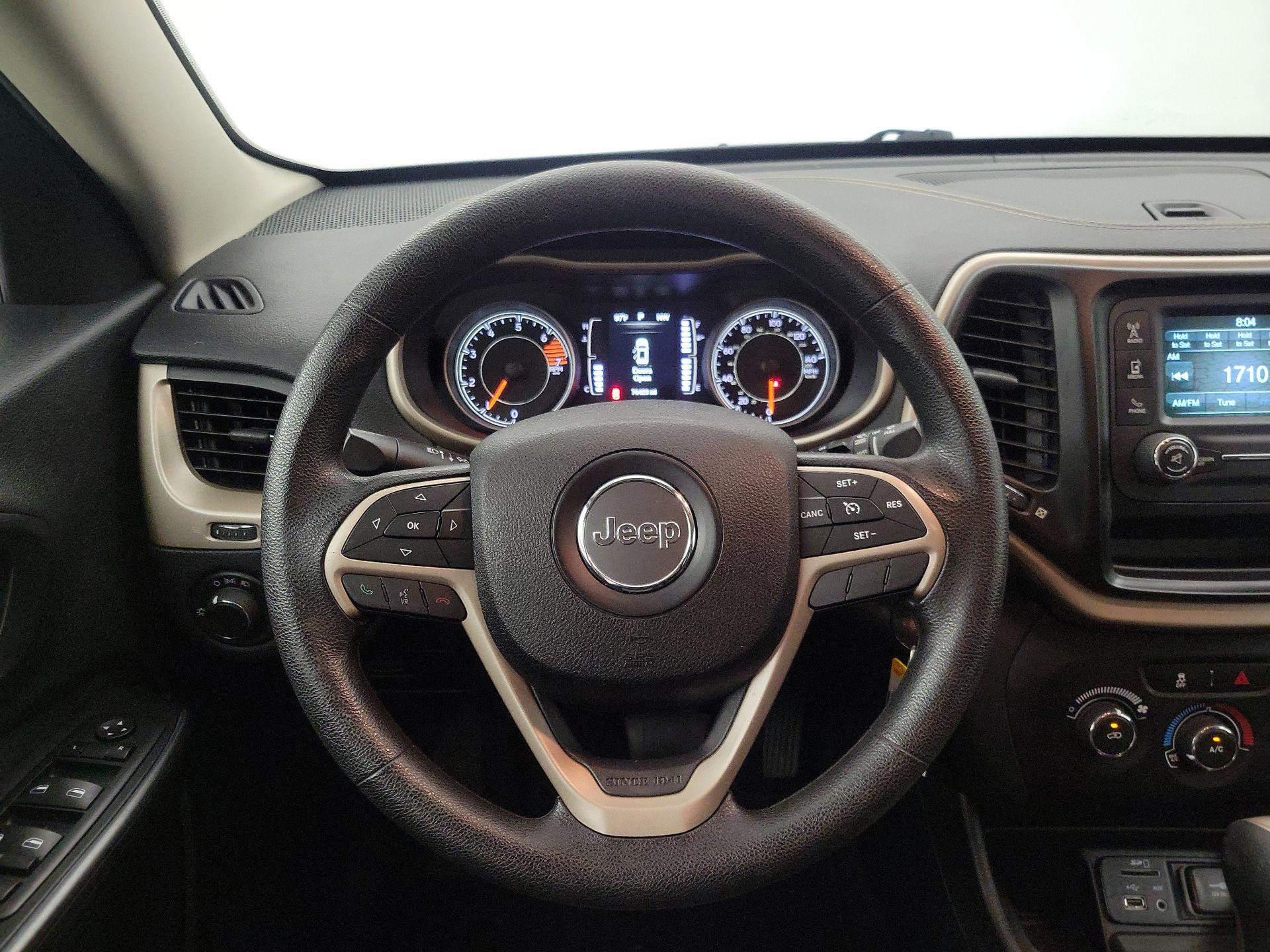 Thumbnail: 2016 Jeep Cherokee - 10