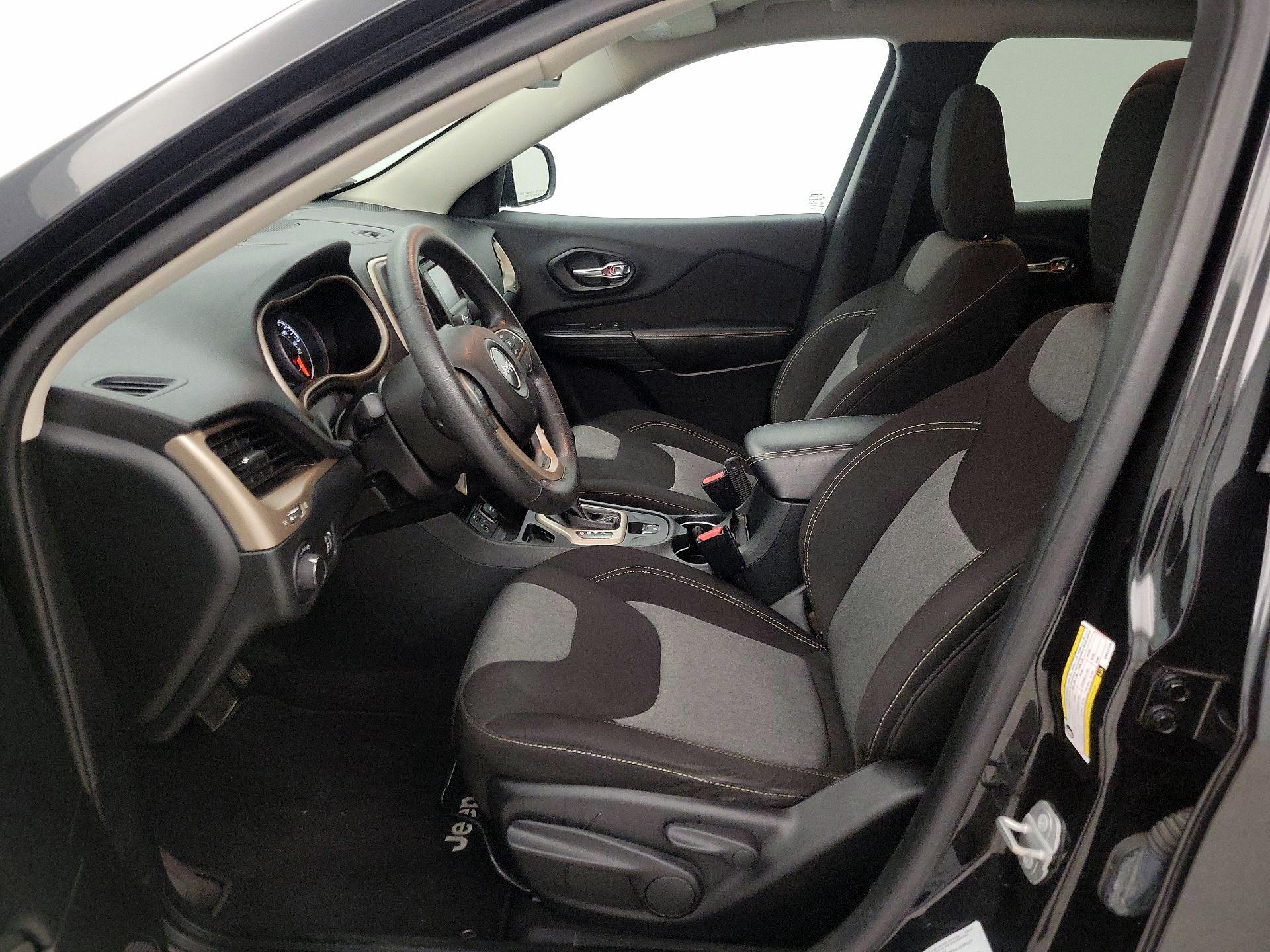 Thumbnail: 2016 Jeep Cherokee - 11