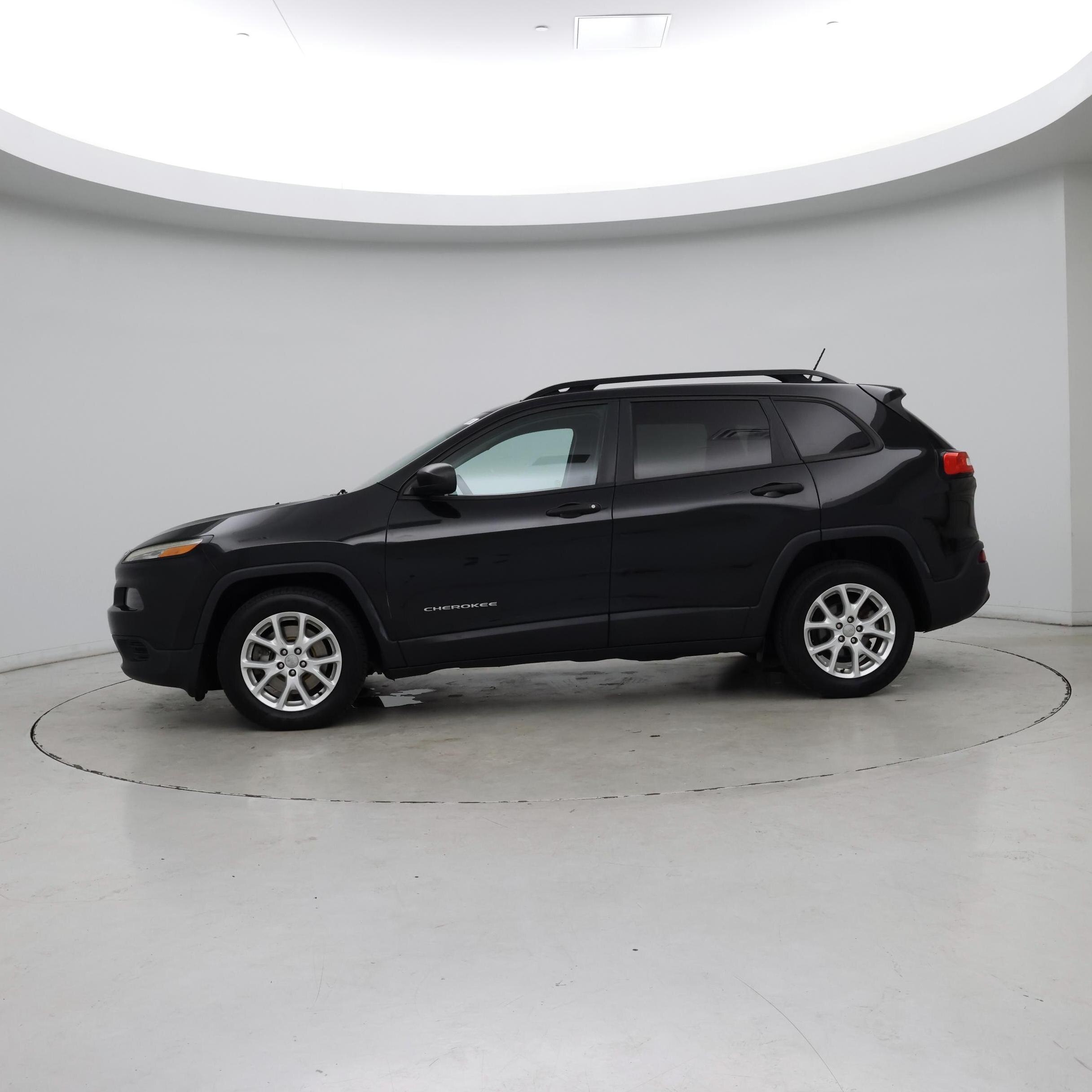 Thumbnail: 2016 Jeep Cherokee - 3