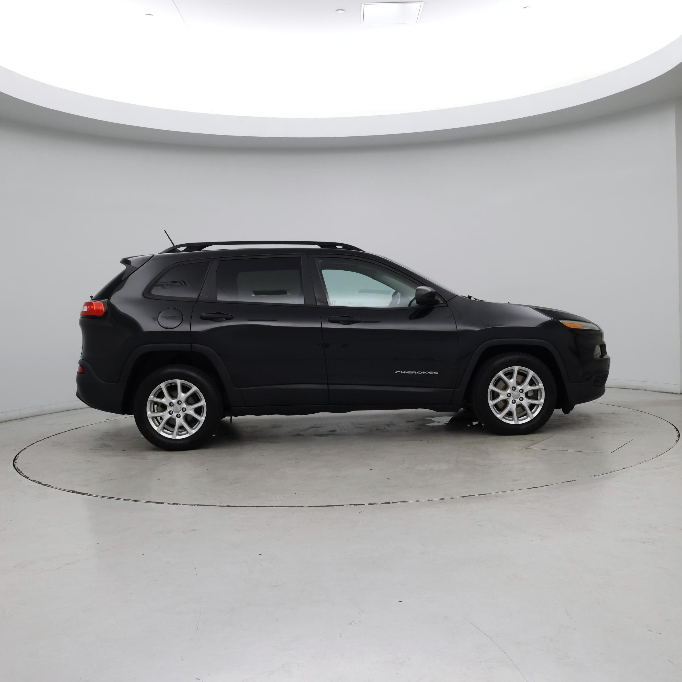 Thumbnail: 2016 Jeep Cherokee - 7