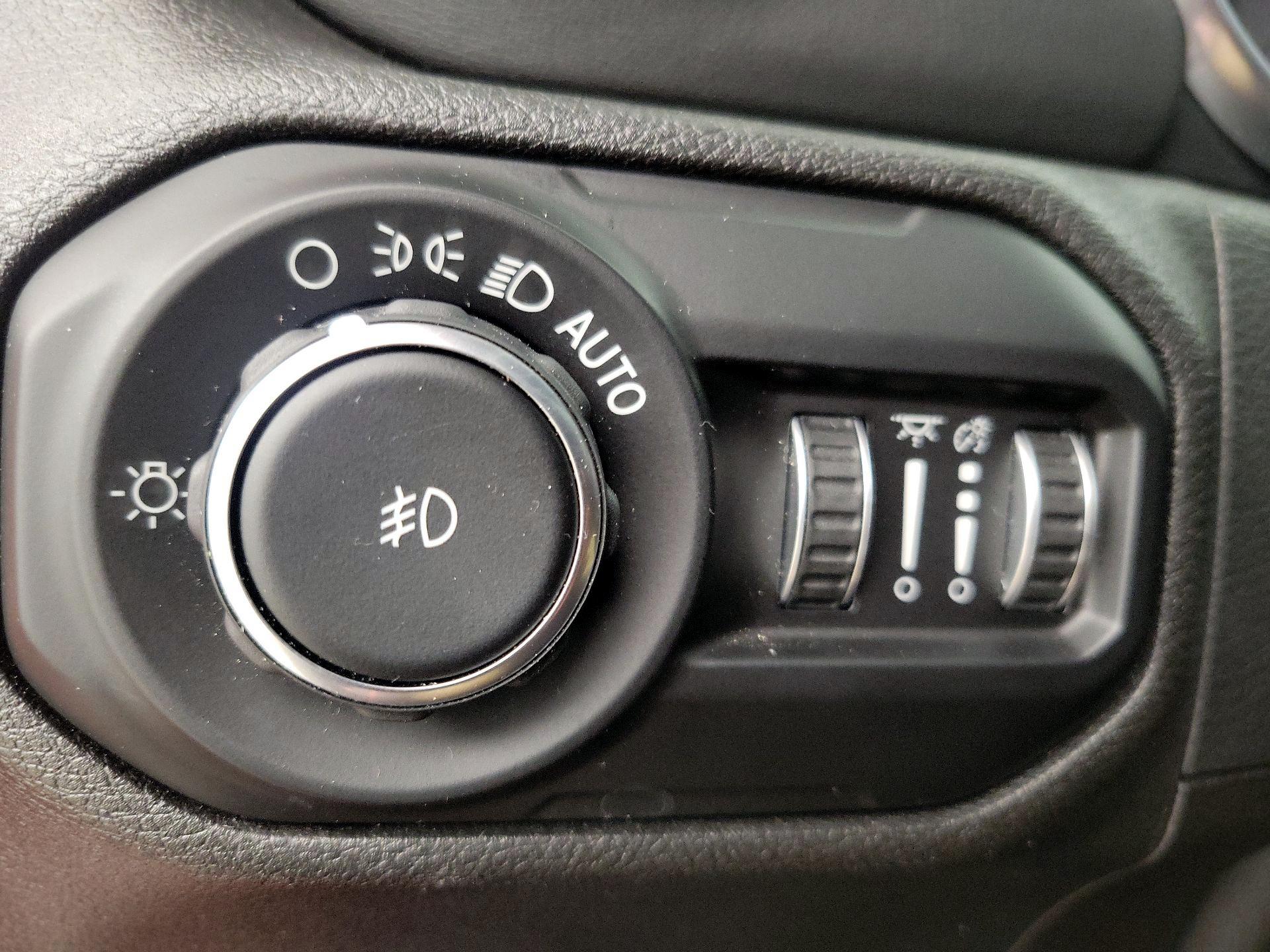 Thumbnail: 2019 Jeep Wrangler - 13