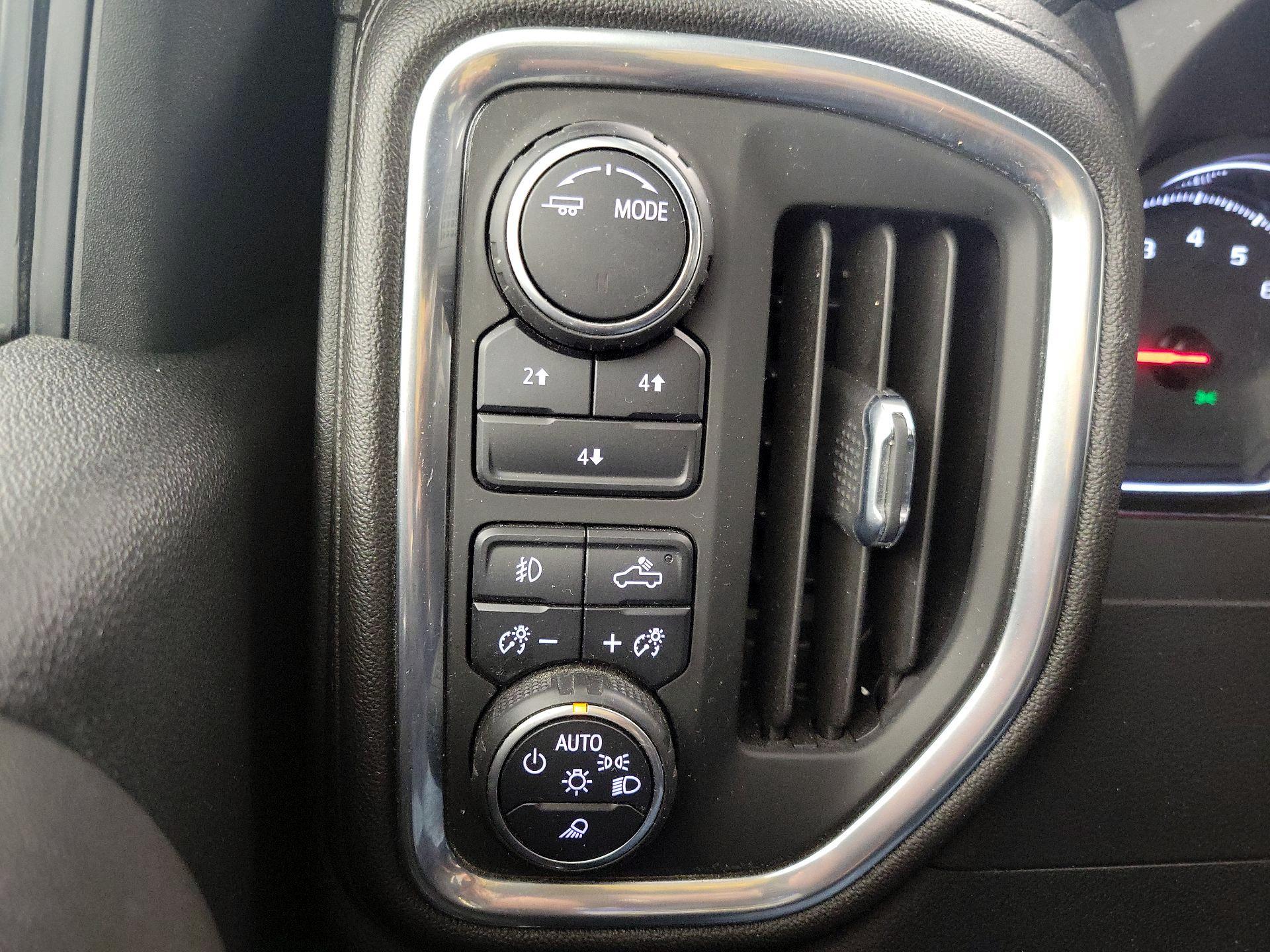 Thumbnail: 2020 Chevrolet Silverado 2500 - 13