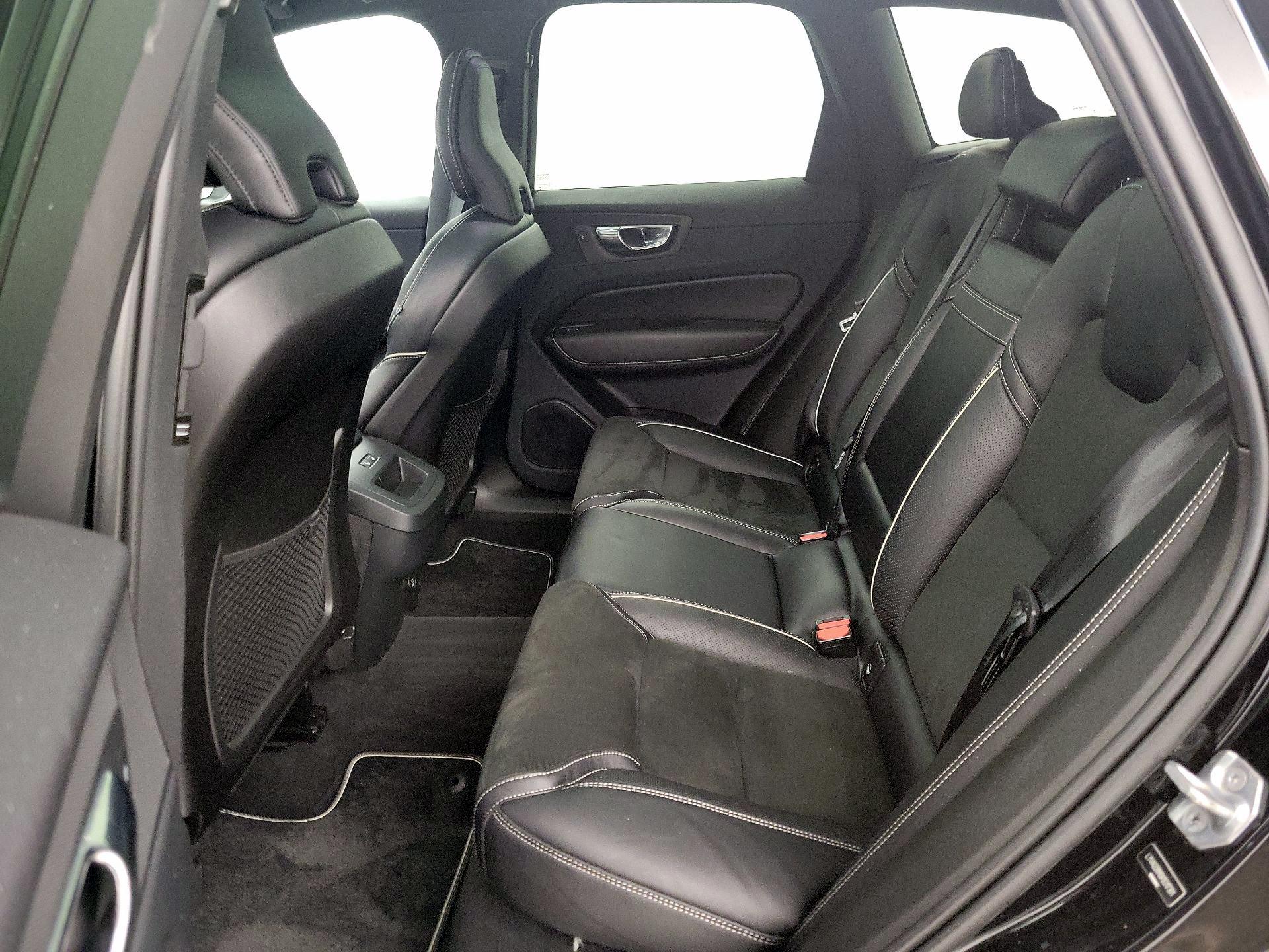 Thumbnail: 2019 Volvo XC60 - 19