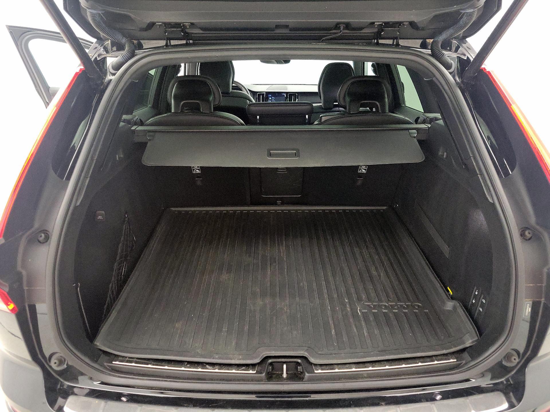 Thumbnail: 2019 Volvo XC60 - 20