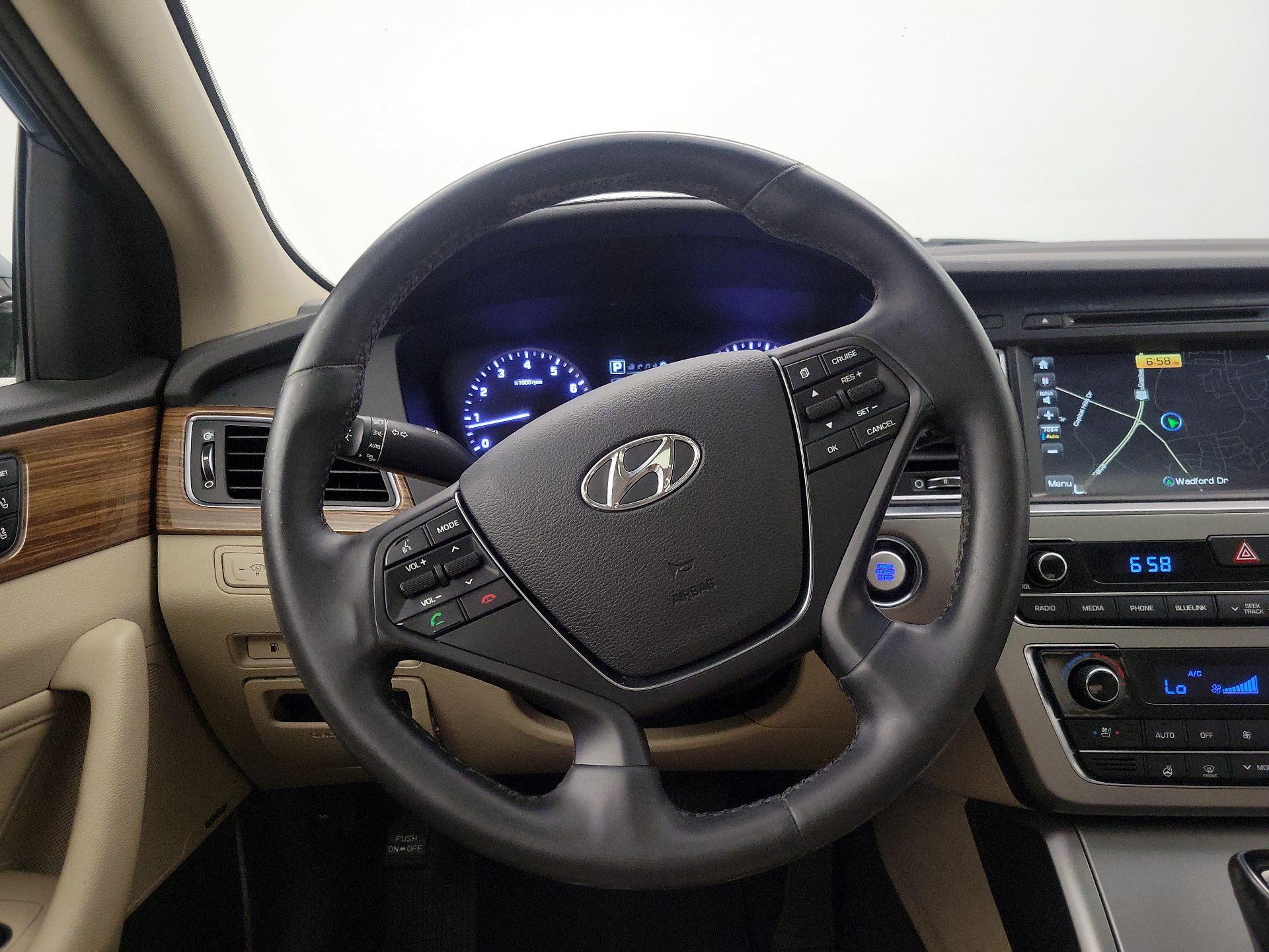 Thumbnail: 2015 Hyundai Sonata - 10