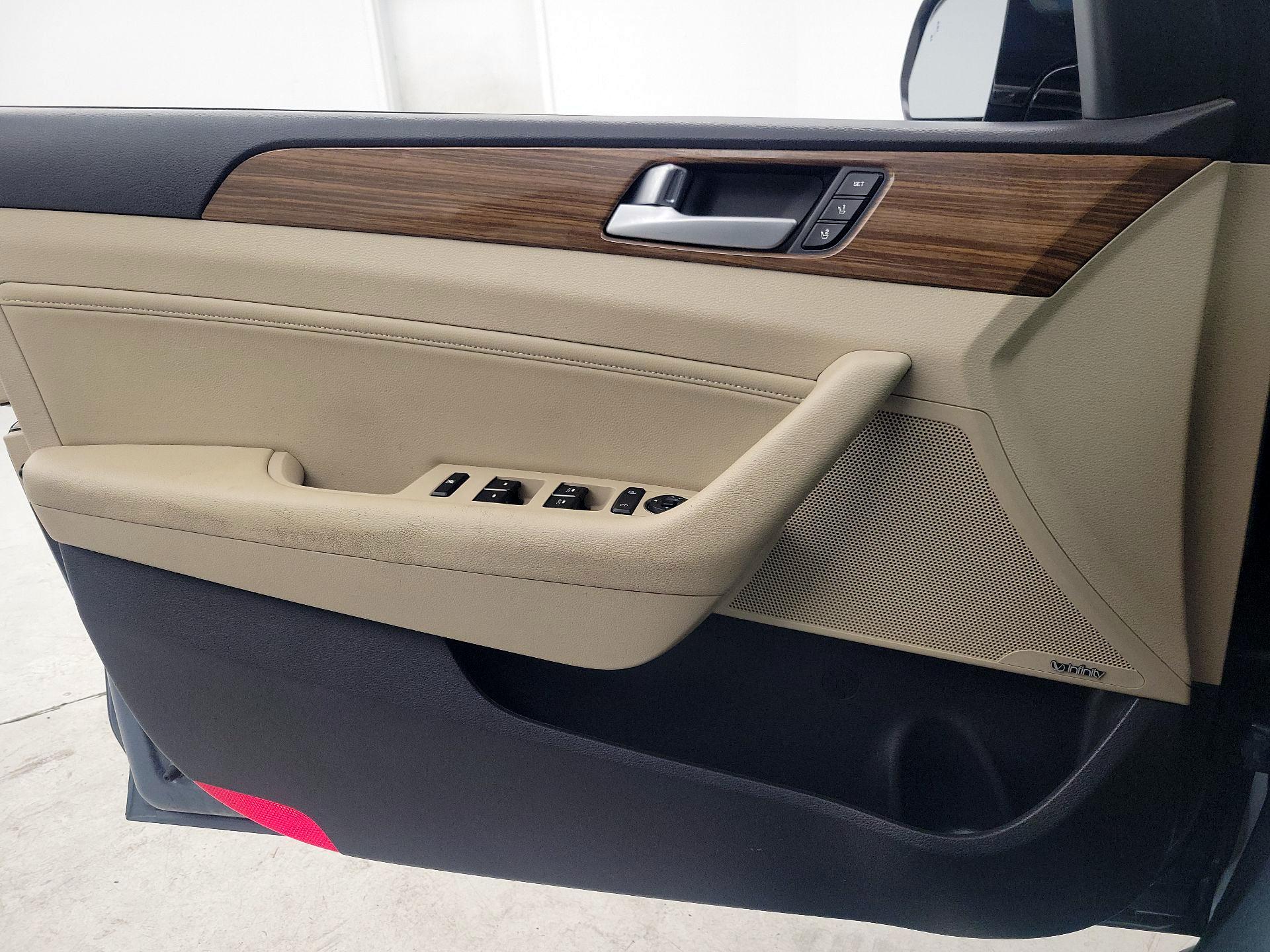 Thumbnail: 2015 Hyundai Sonata - 12