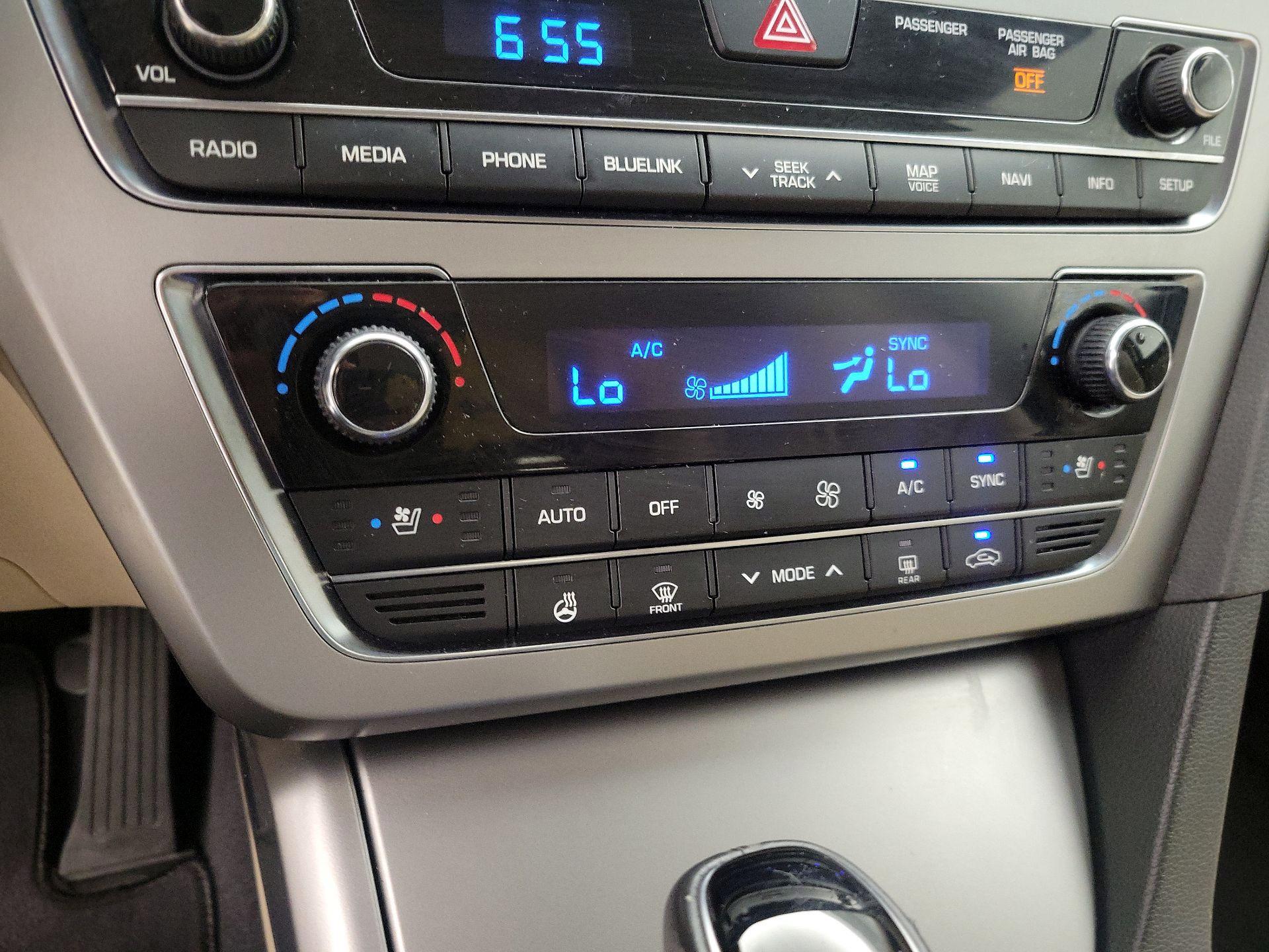 Thumbnail: 2015 Hyundai Sonata - 17