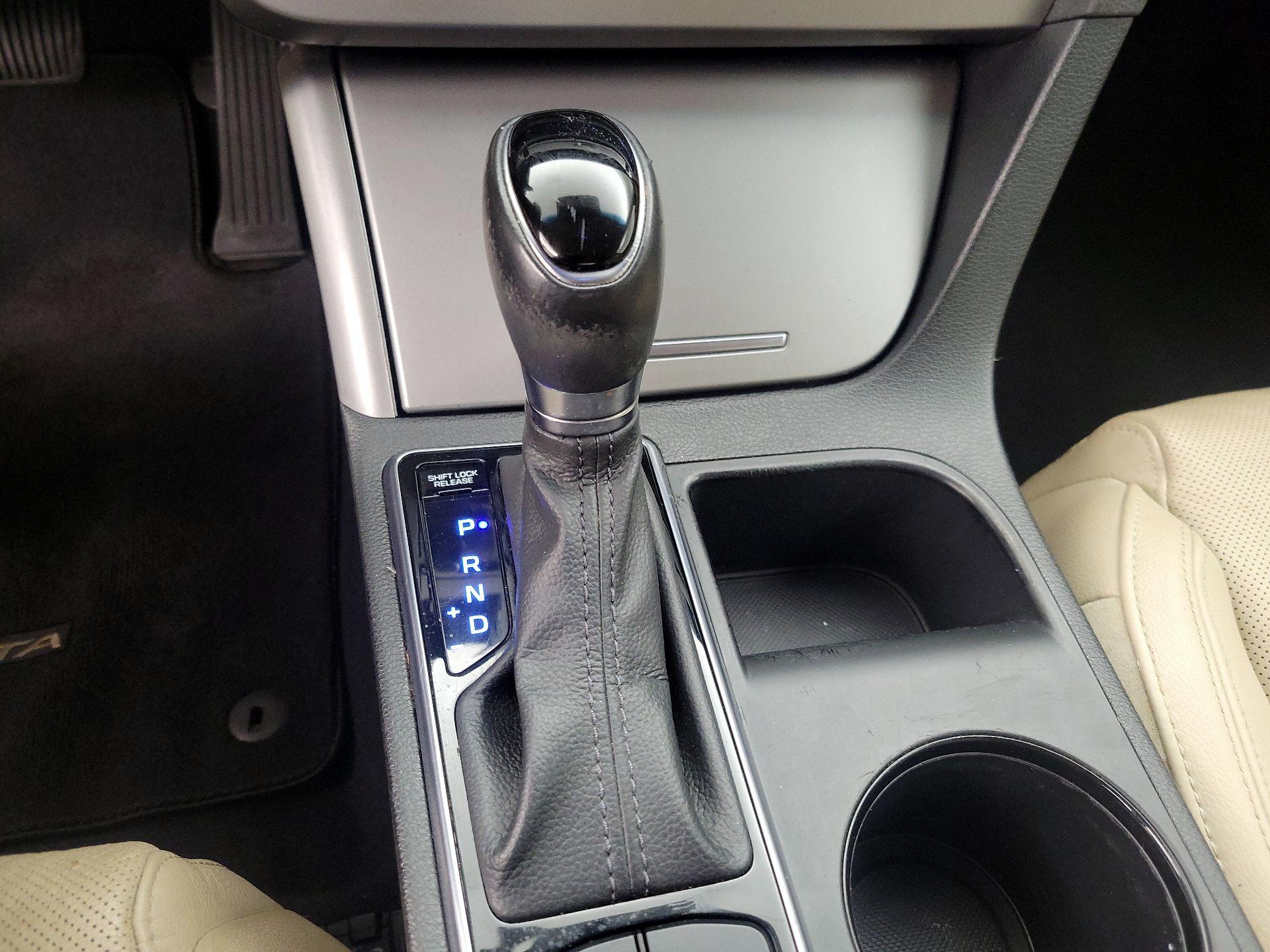 Thumbnail: 2015 Hyundai Sonata - 18