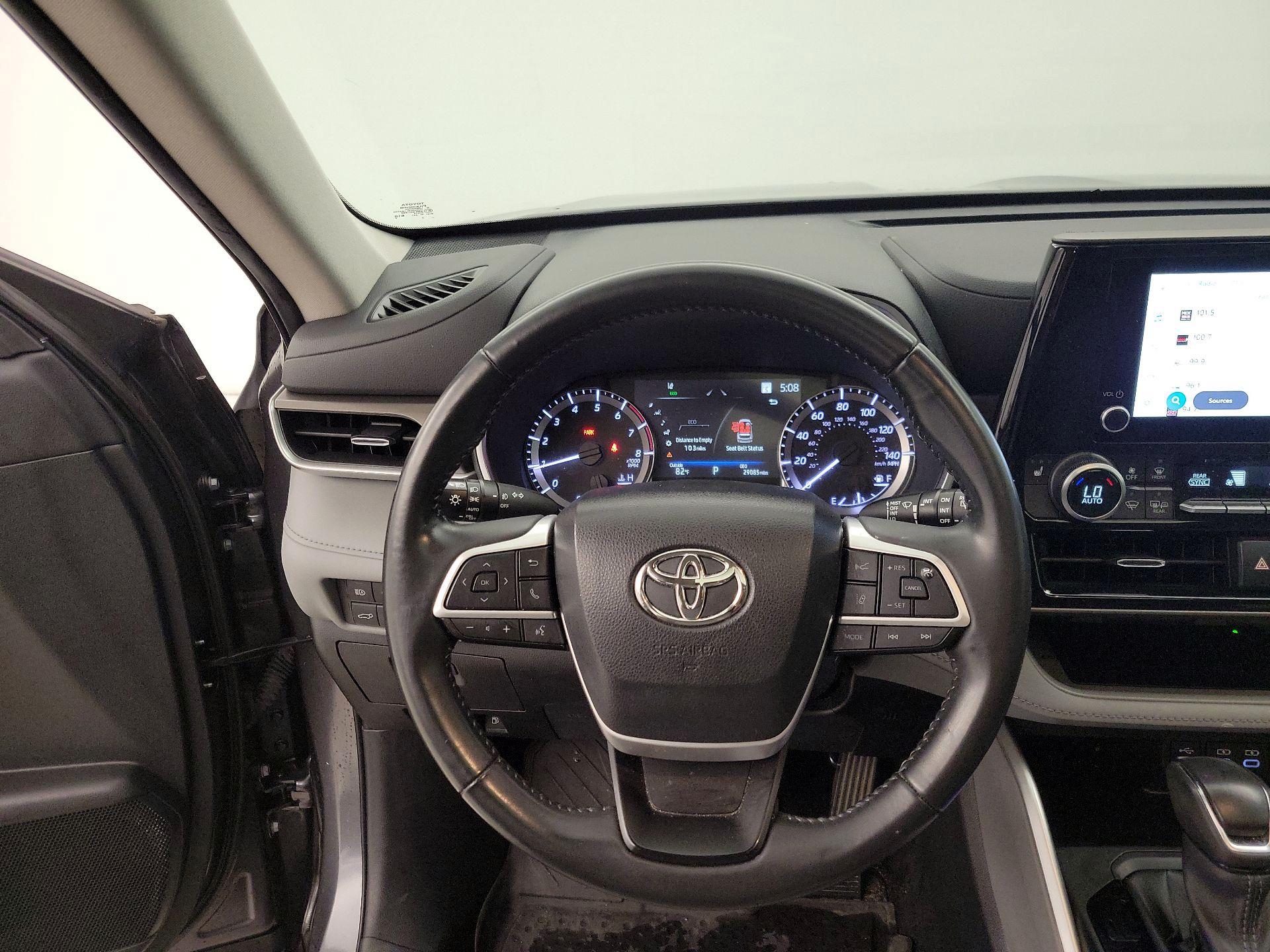 Thumbnail: 2023 Toyota Highlander - 10