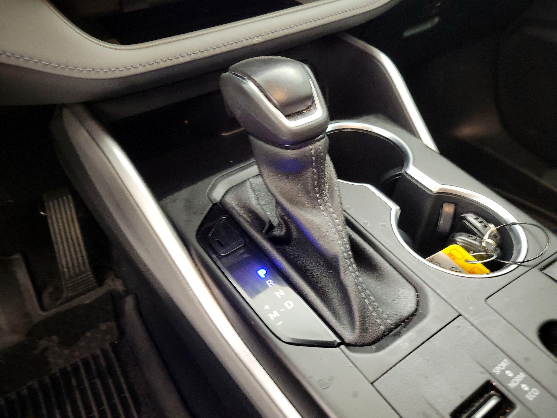 Thumbnail: 2023 Toyota Highlander - 17