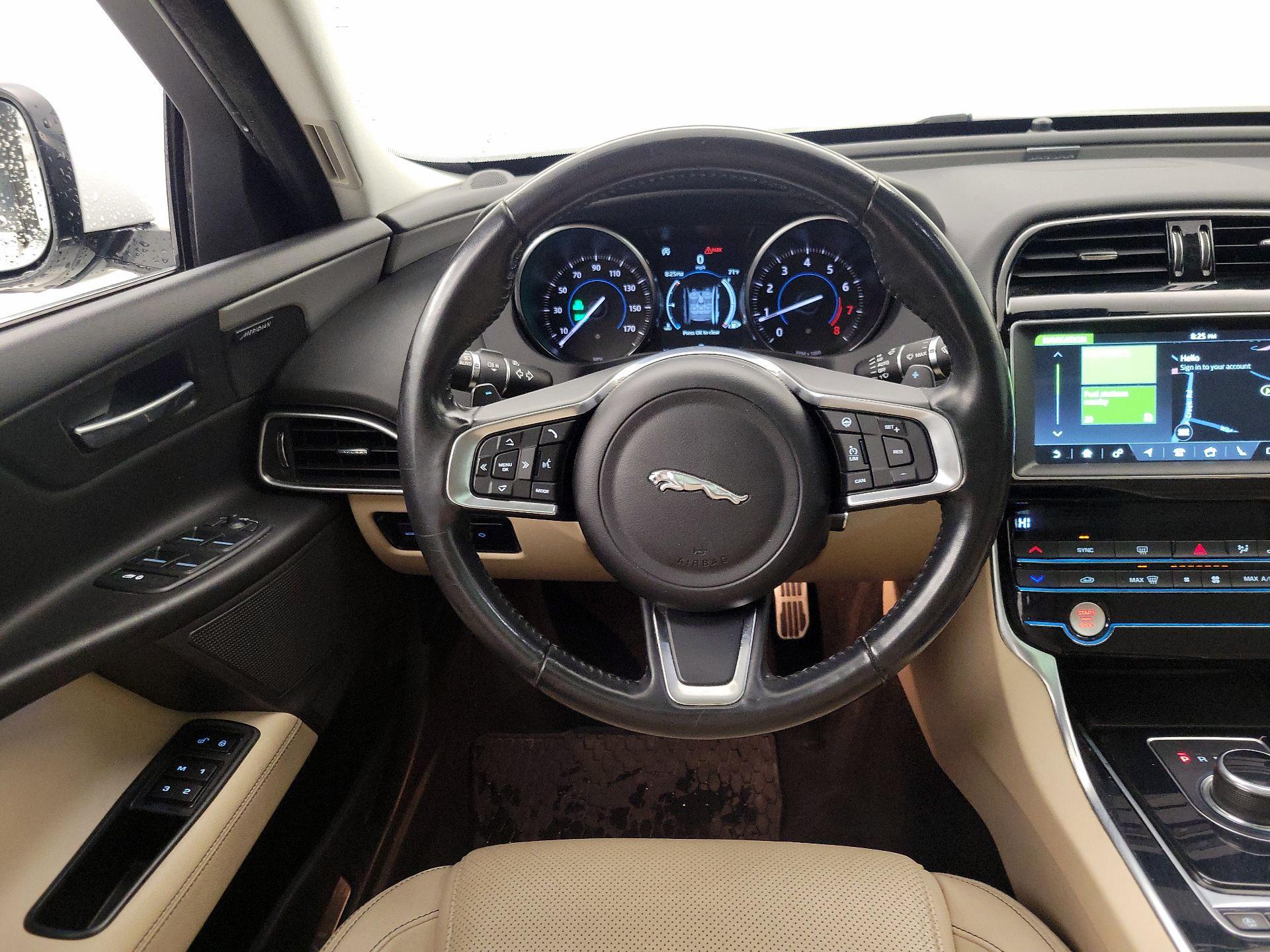 Thumbnail: 2019 Jaguar XE - 10