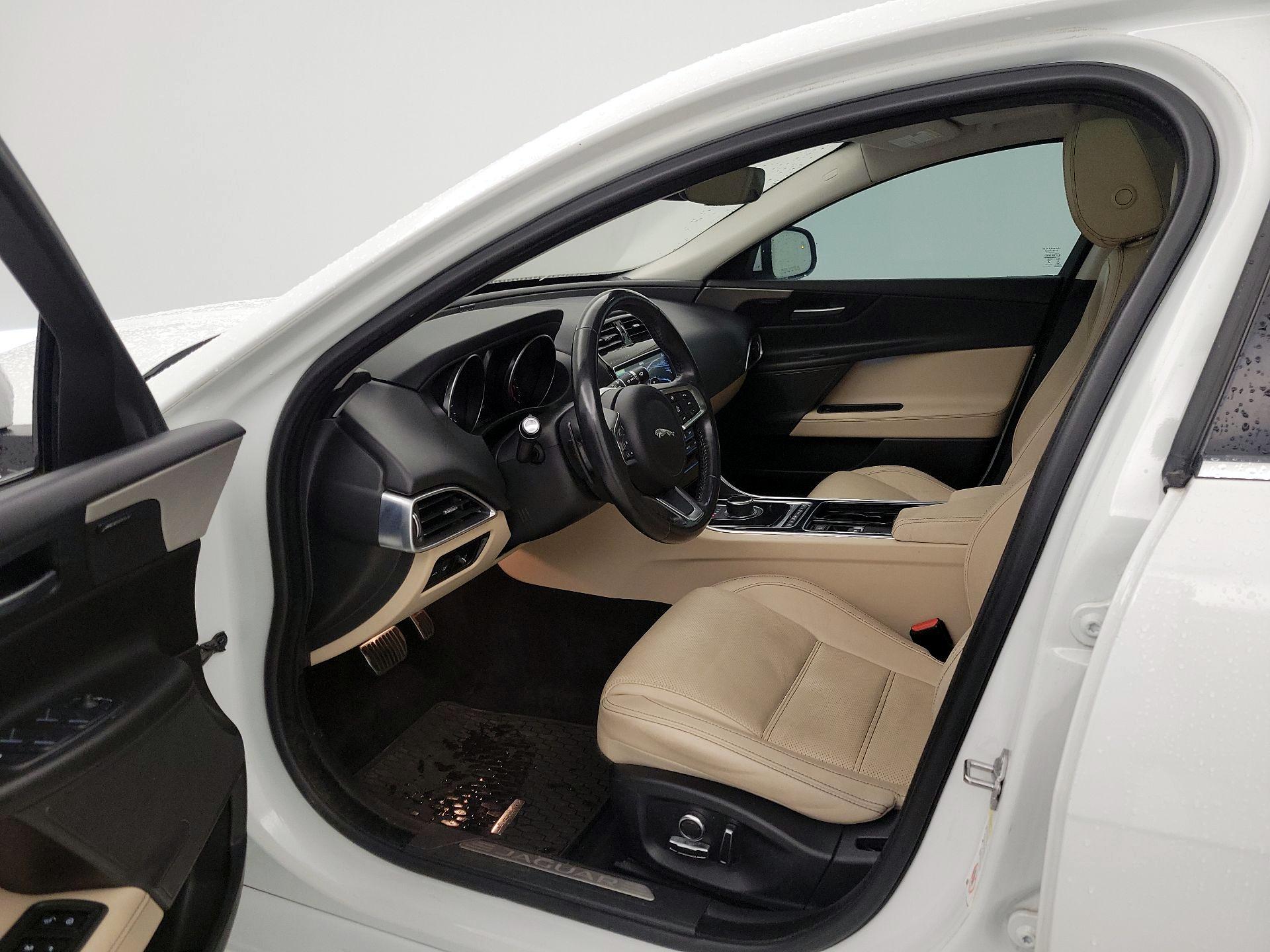 Thumbnail: 2019 Jaguar XE - 11
