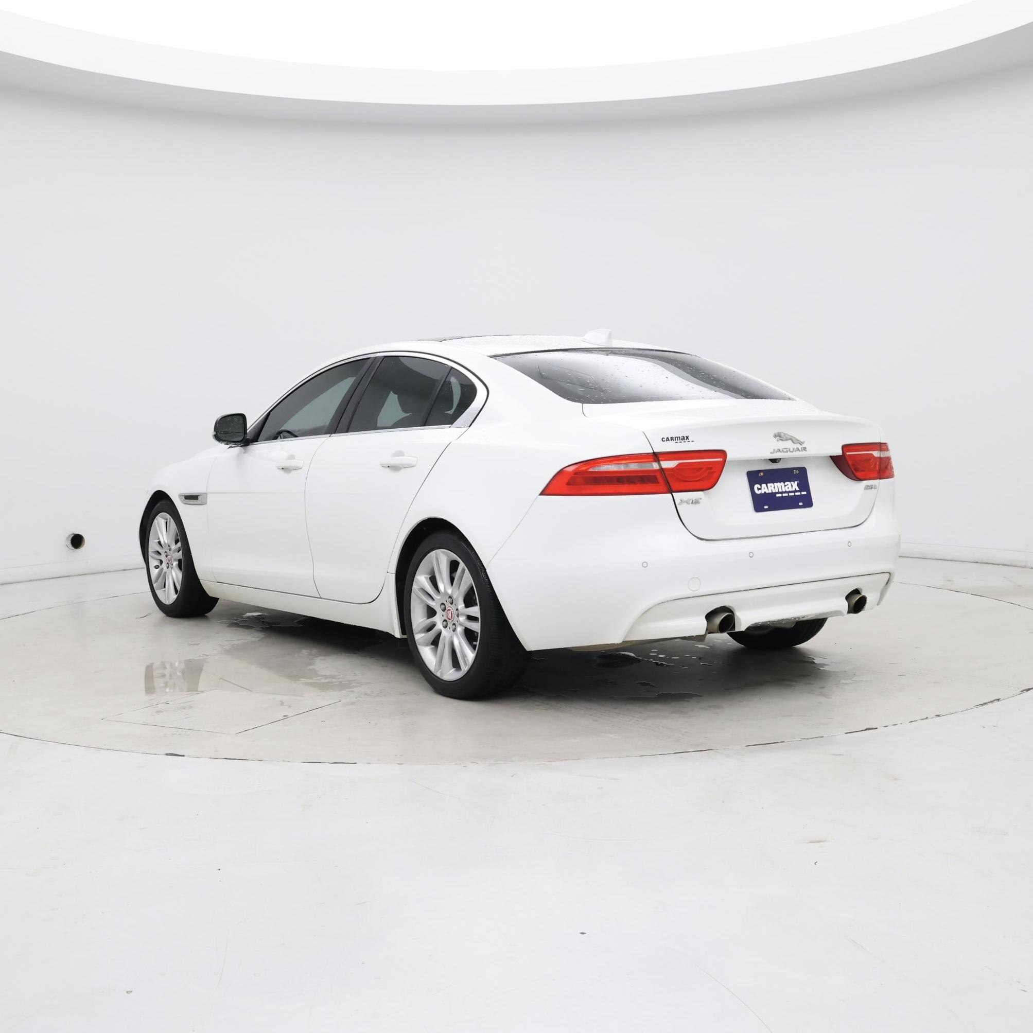 Thumbnail: 2019 Jaguar XE - 2
