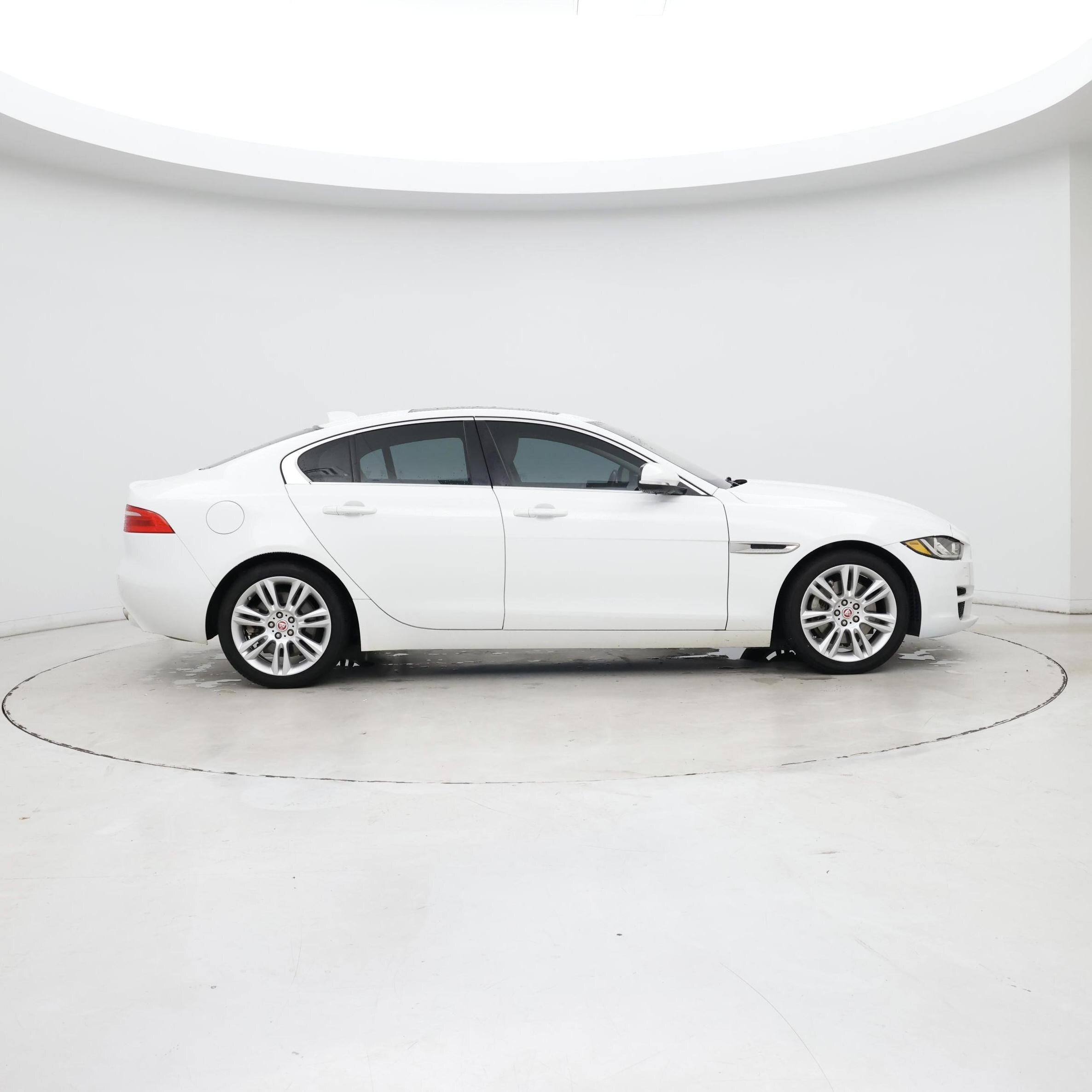 Thumbnail: 2019 Jaguar XE - 7