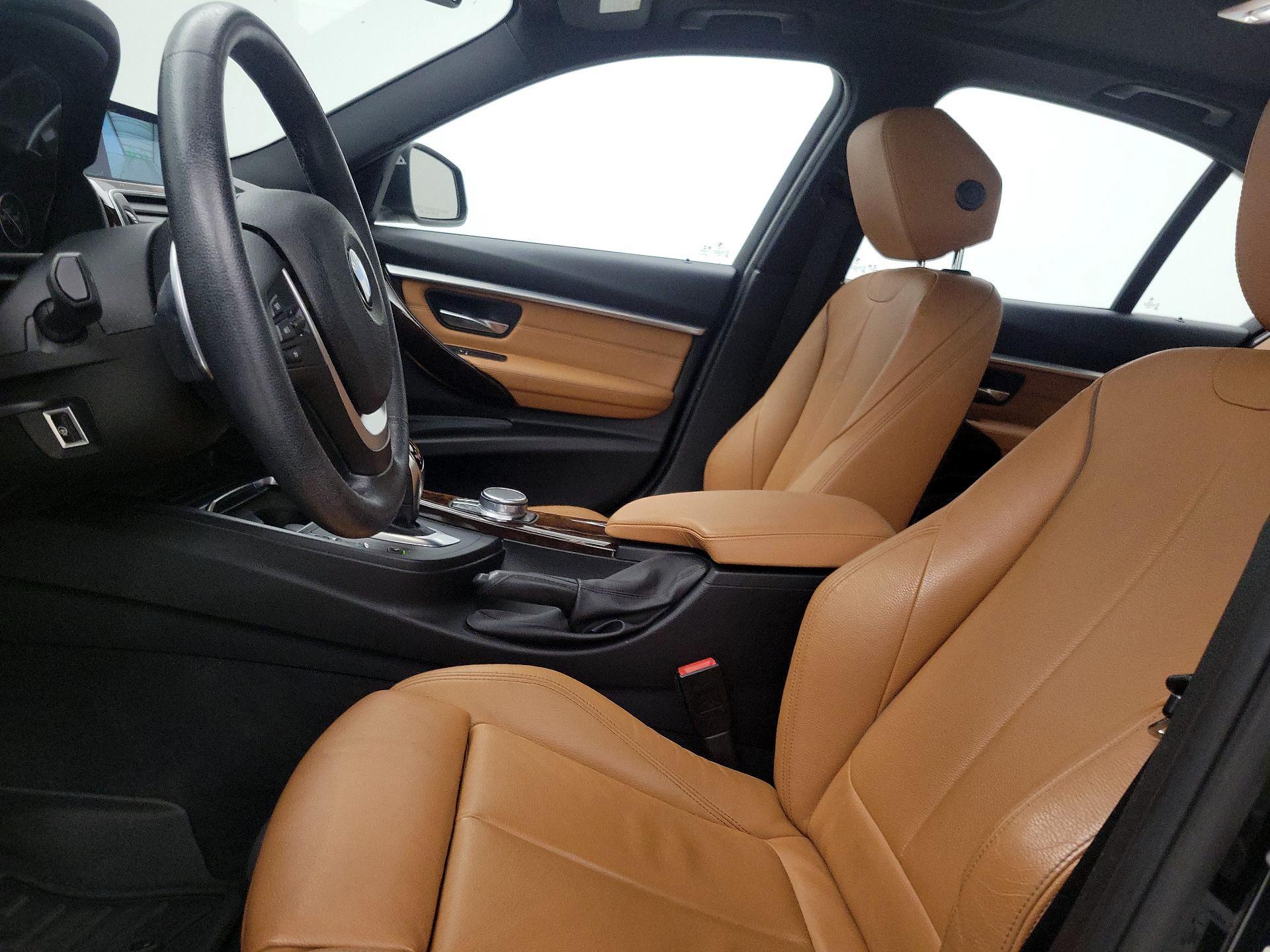 Thumbnail: 2018 BMW 3 Series - 11