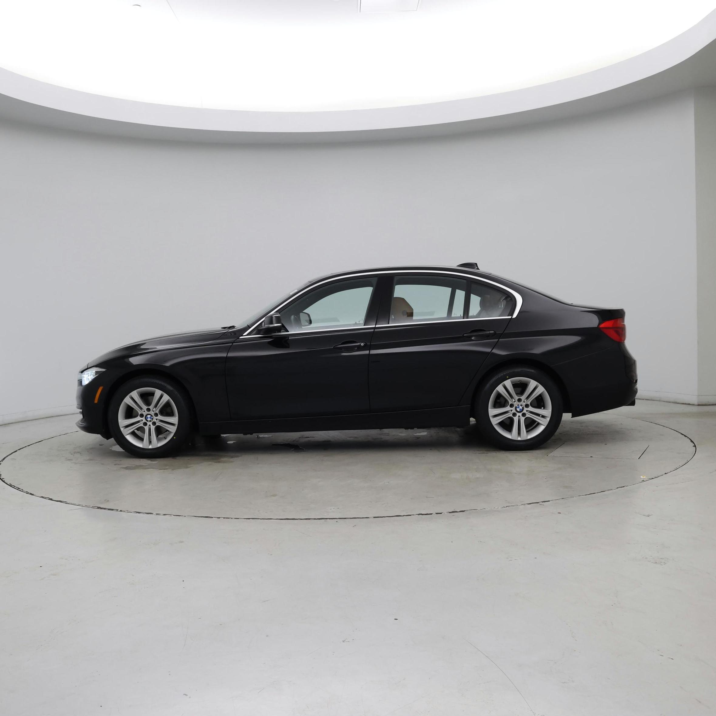 Thumbnail: 2018 BMW 3 Series - 3