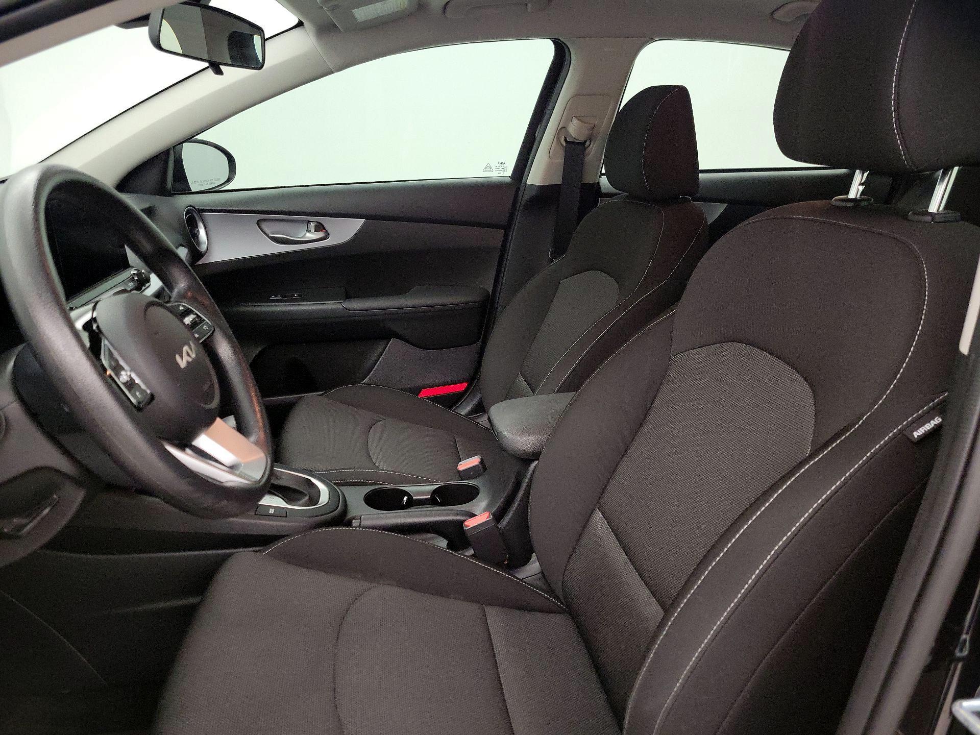 Thumbnail: 2022 Kia Forte - 11