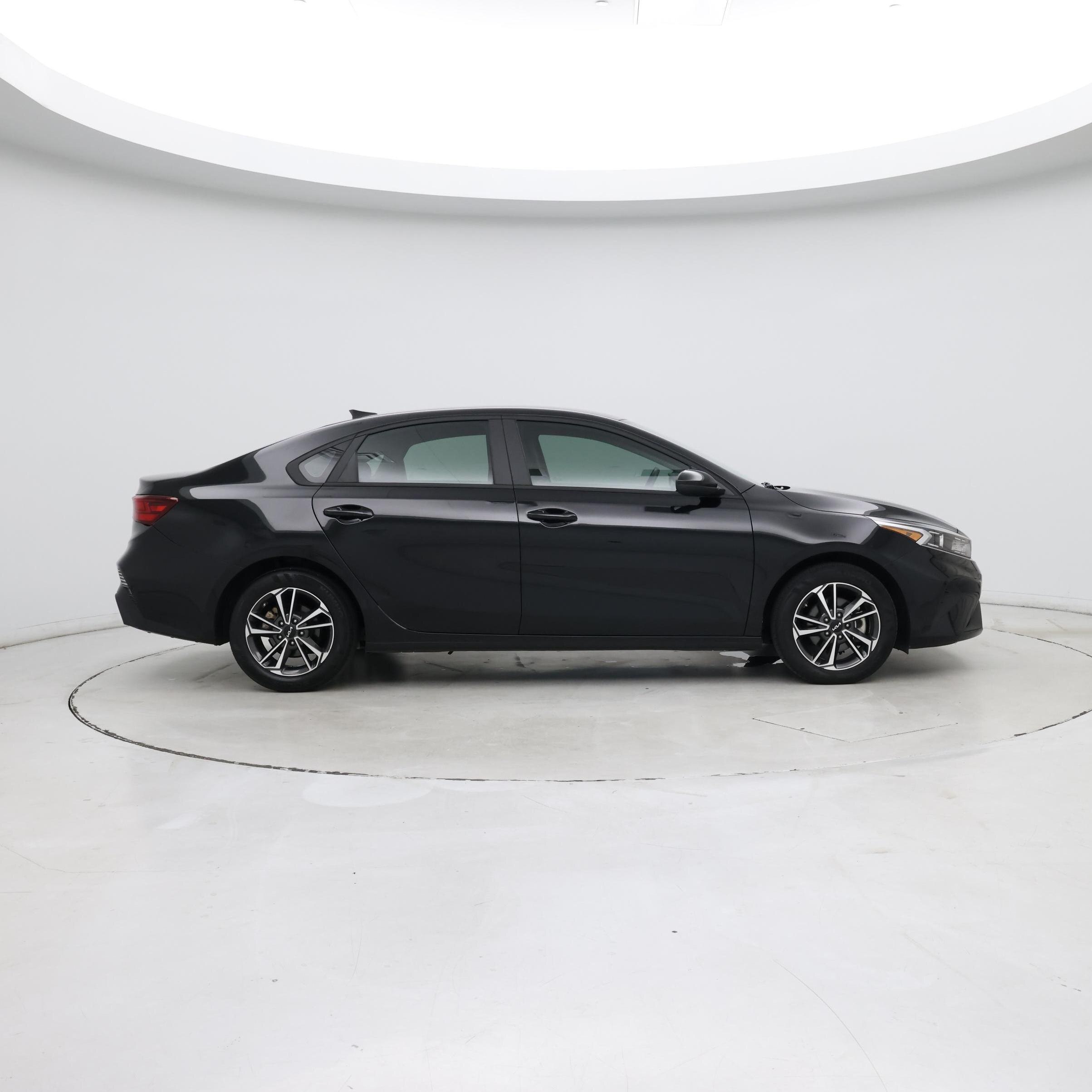Thumbnail: 2022 Kia Forte - 7