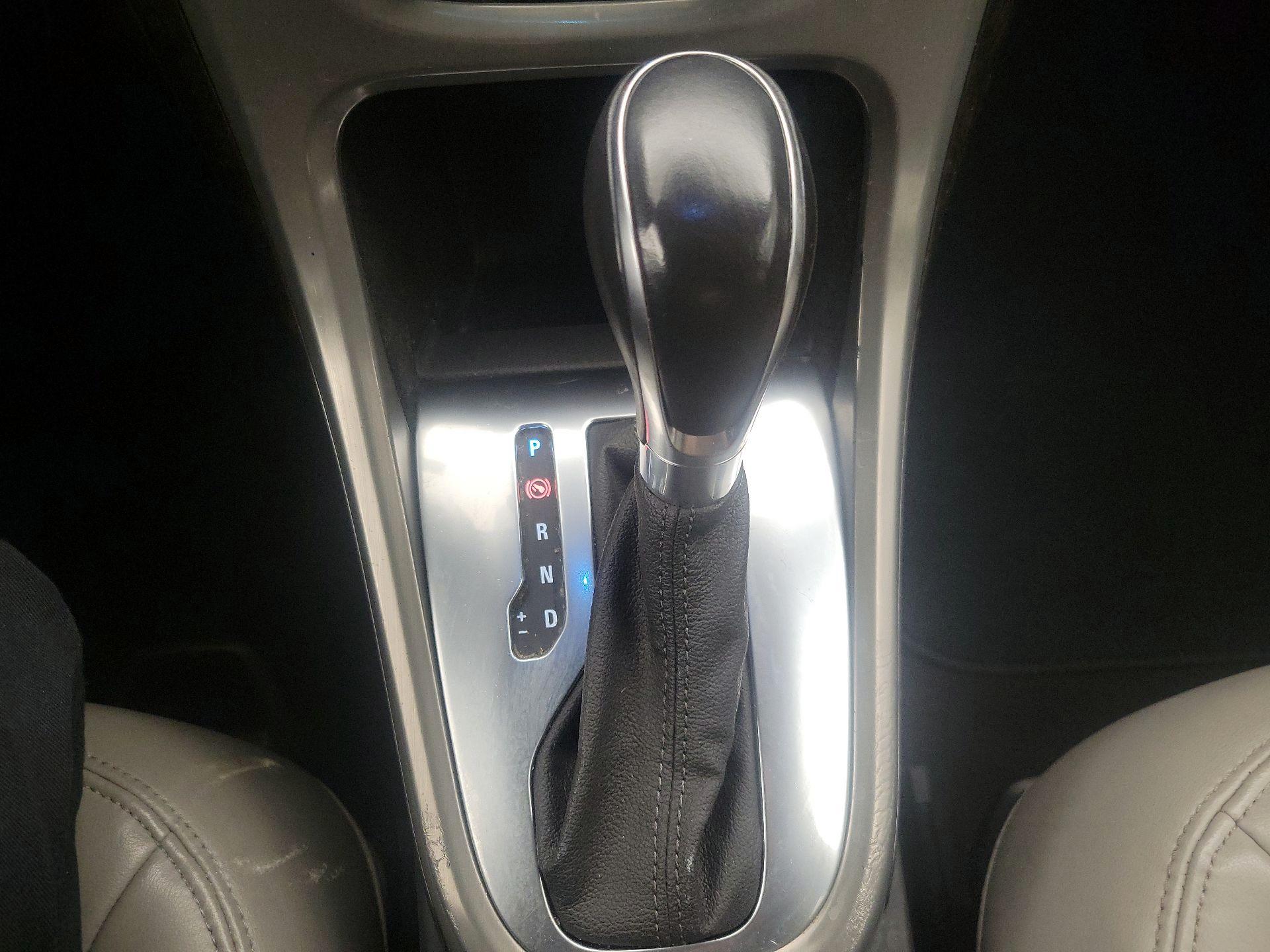 Thumbnail: 2015 Buick Verano - 17