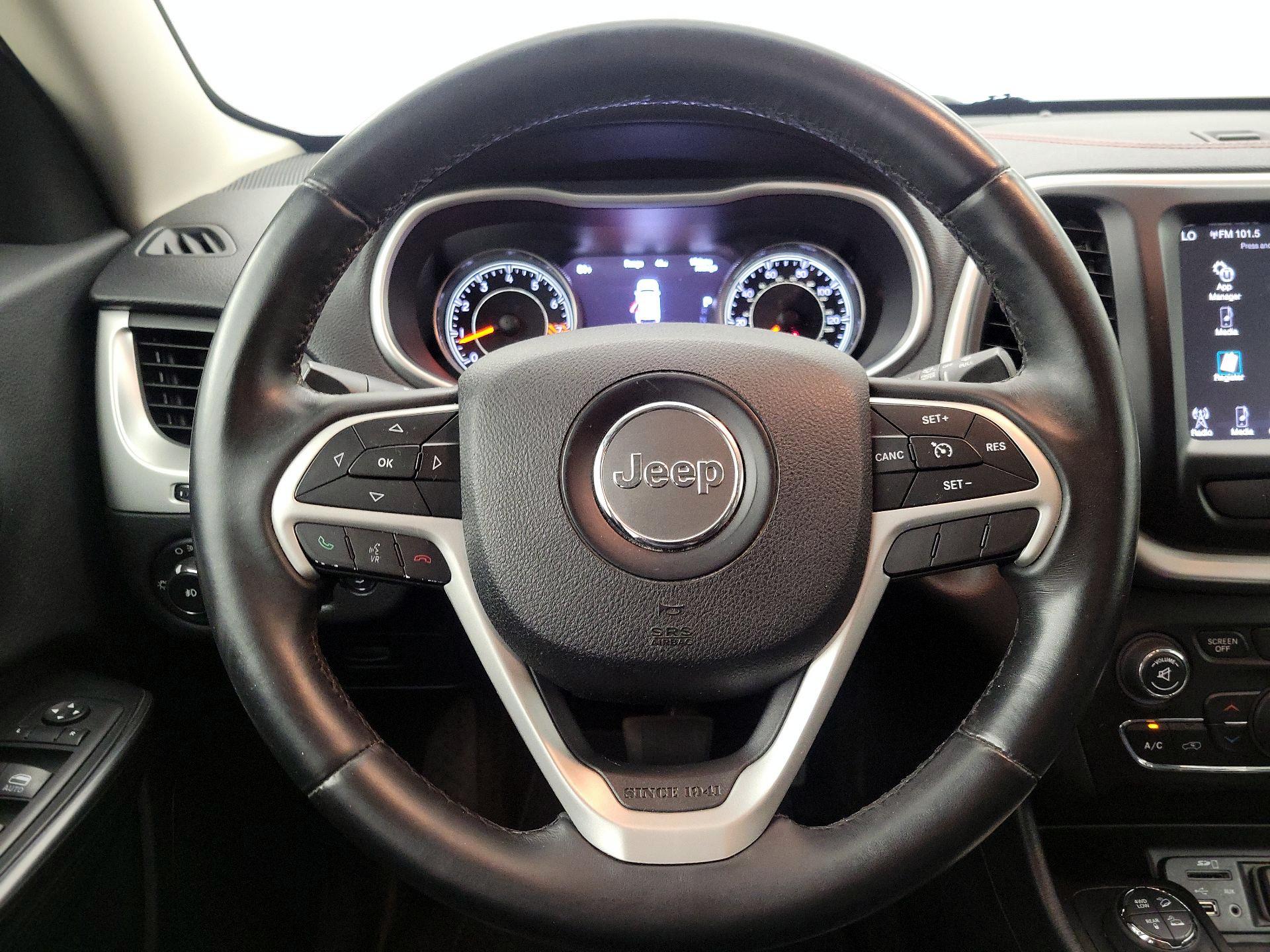 Thumbnail: 2015 Jeep Cherokee - 10