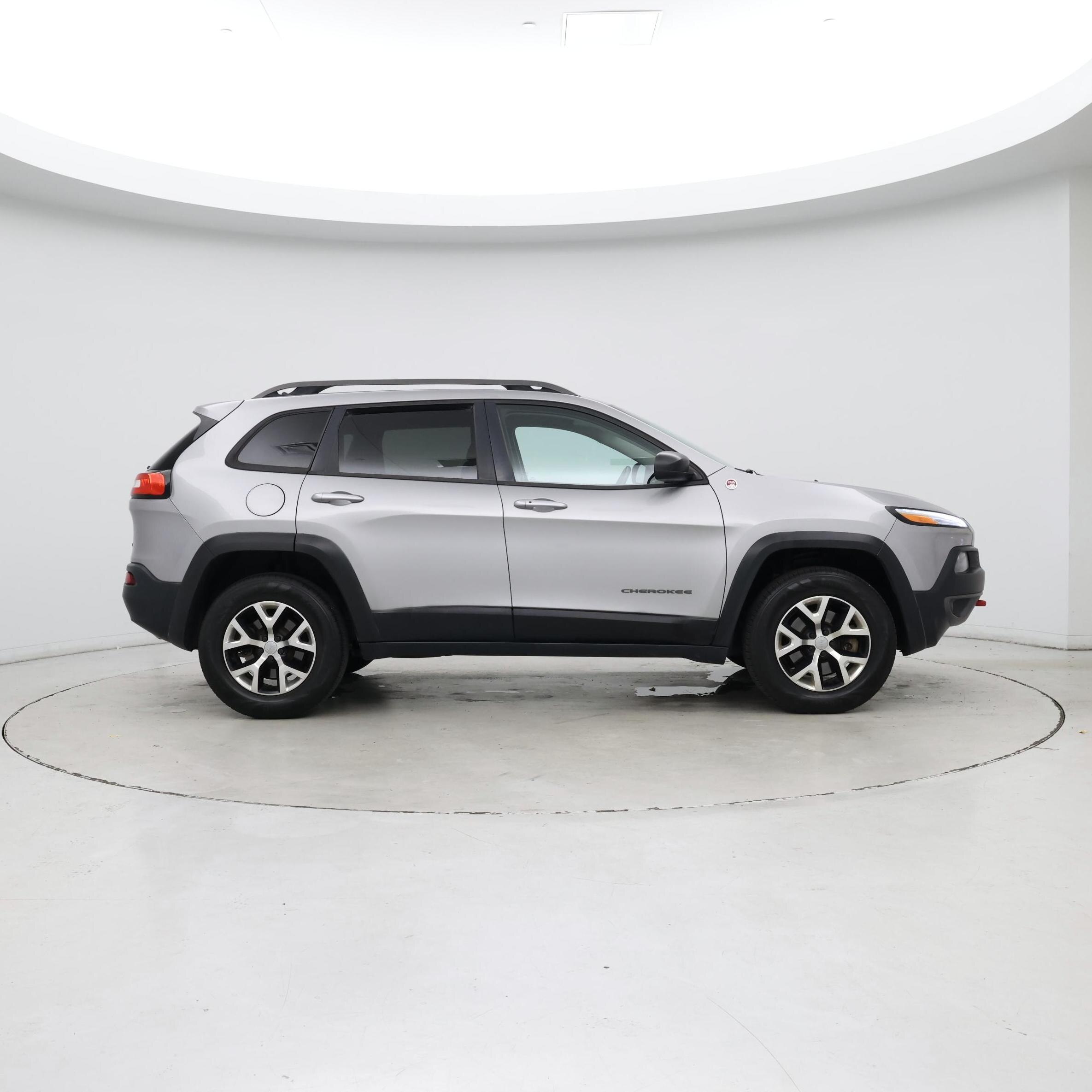 Thumbnail: 2015 Jeep Cherokee - 7