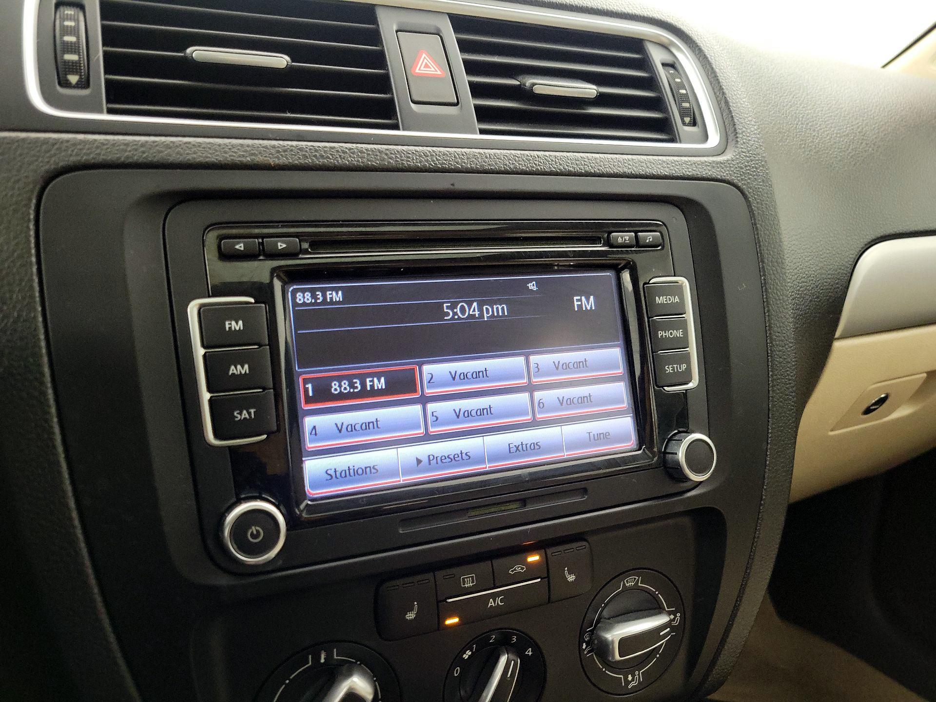 Thumbnail: 2014 Volkswagen Jetta - 14