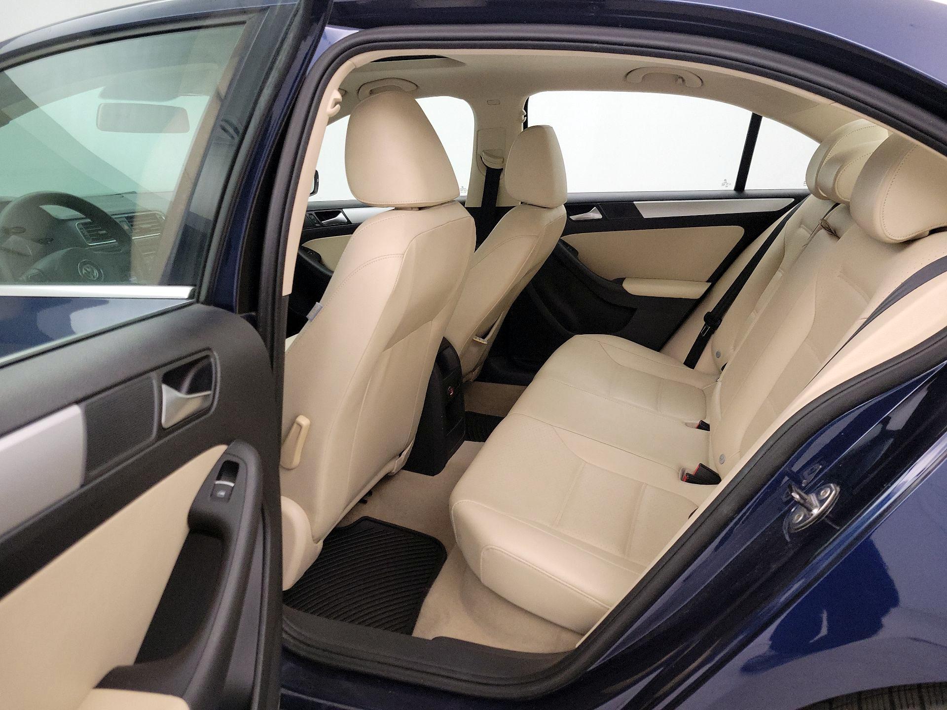 Thumbnail: 2014 Volkswagen Jetta - 19
