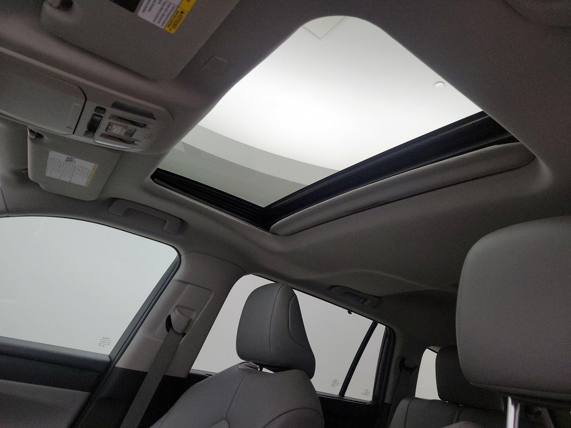 Thumbnail: 2021 Toyota Highlander - 19