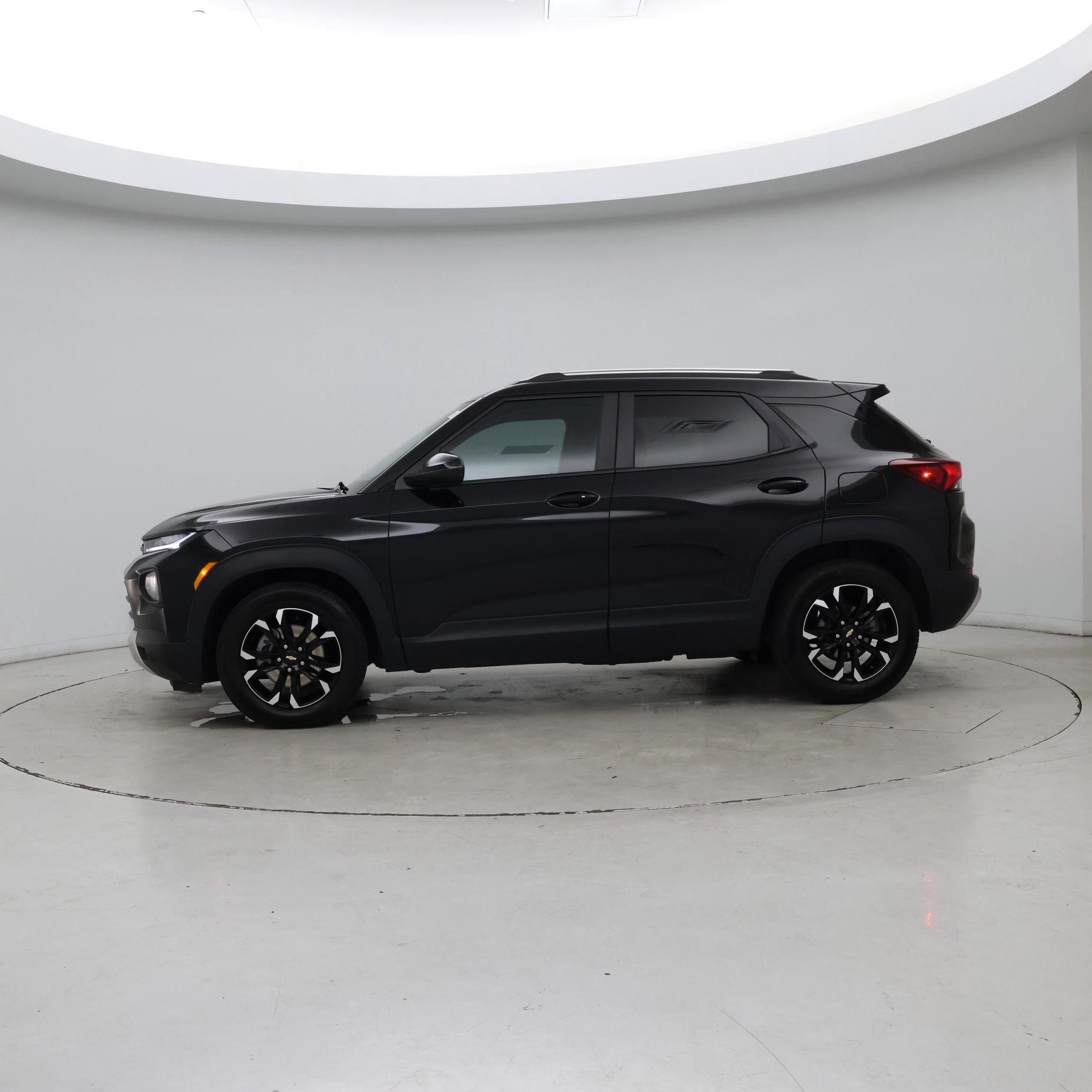 Thumbnail: 2022 Chevrolet TrailBlazer - 3