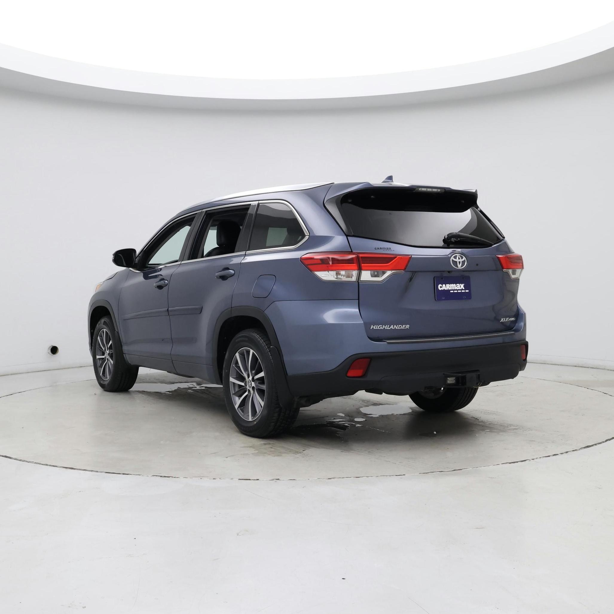 Thumbnail: 2018 Toyota Highlander - 2