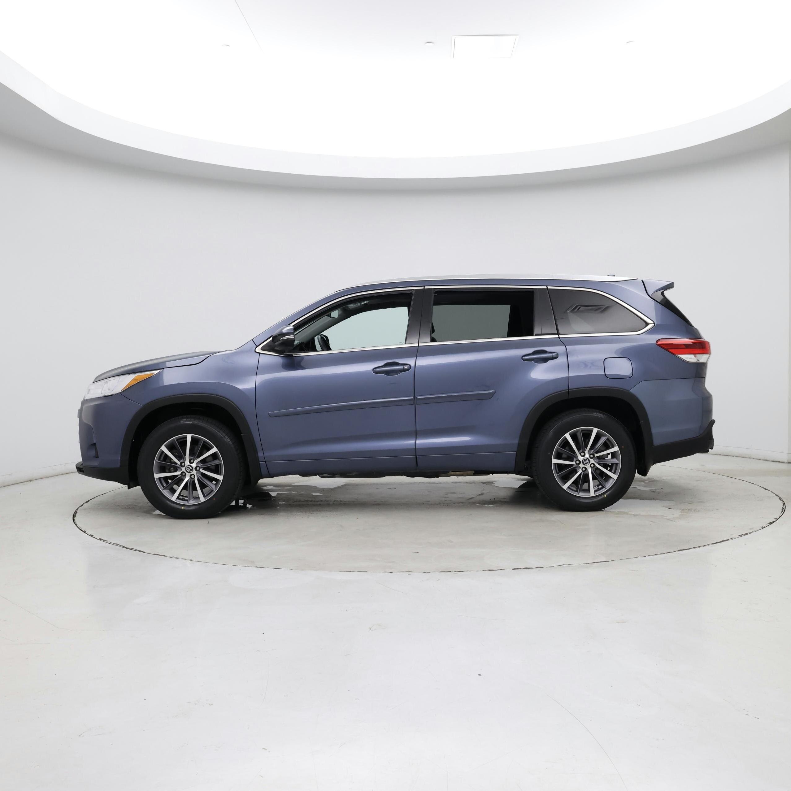 Thumbnail: 2018 Toyota Highlander - 3