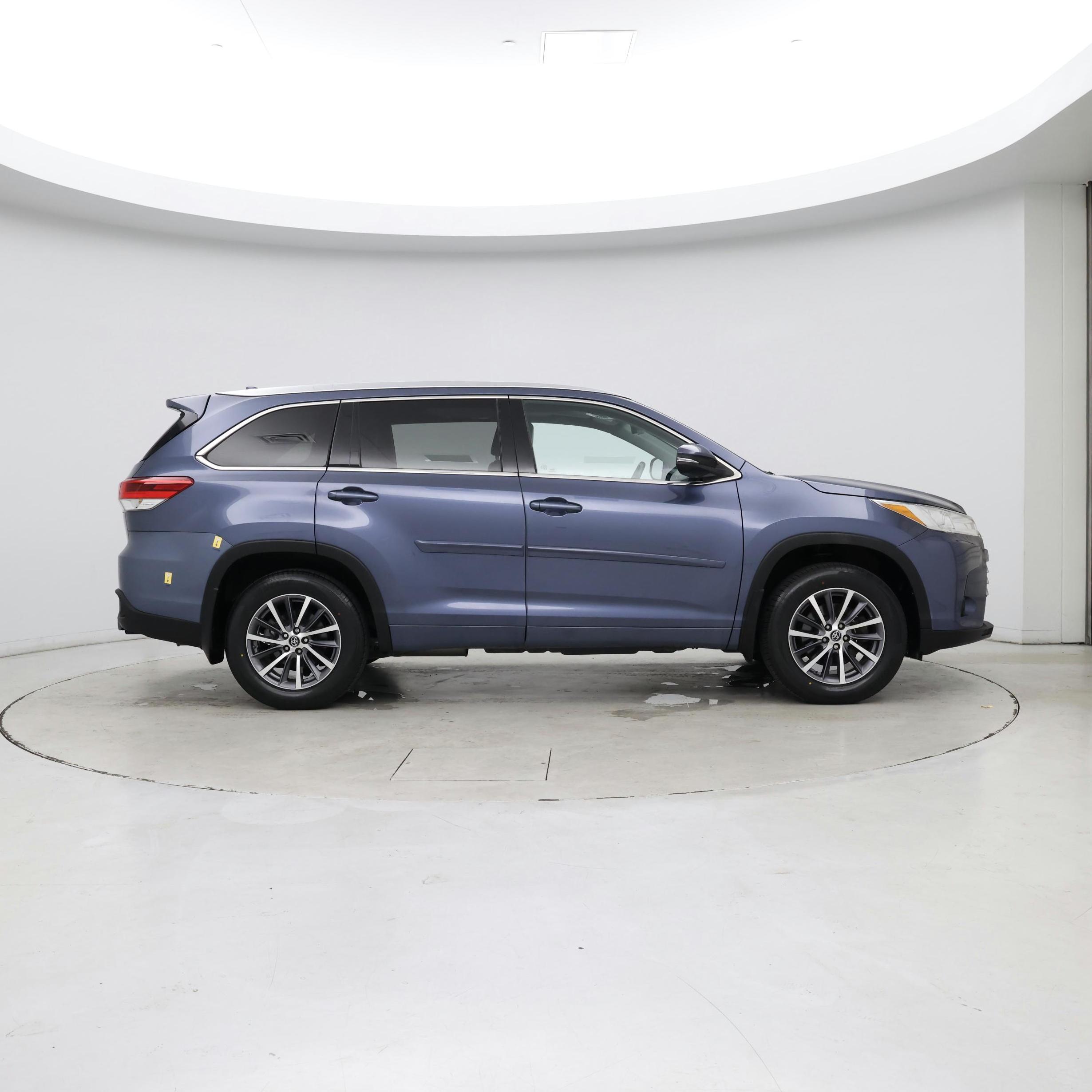 Thumbnail: 2018 Toyota Highlander - 7