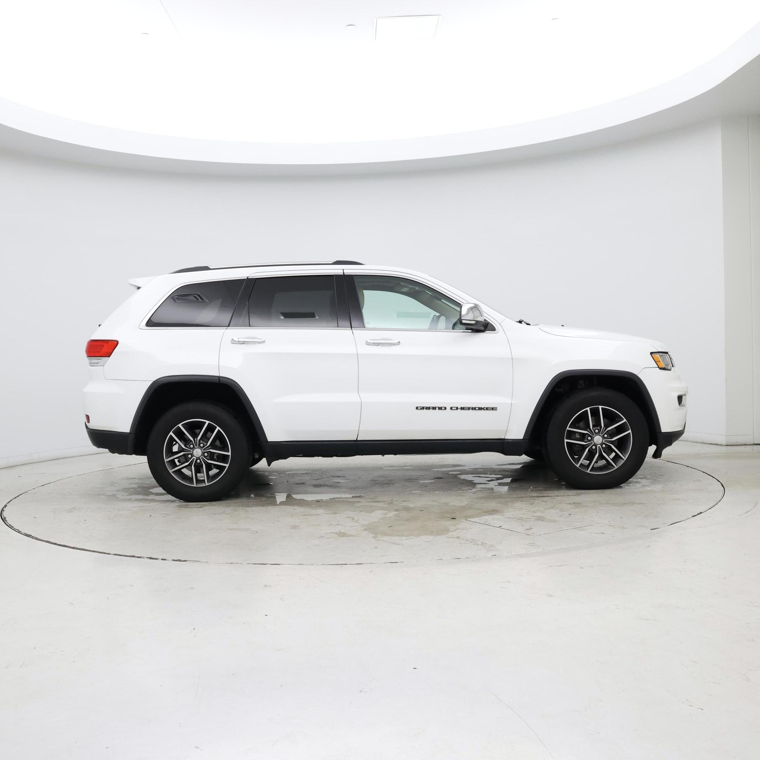 Thumbnail: 2017 Jeep Grand Cherokee - 7