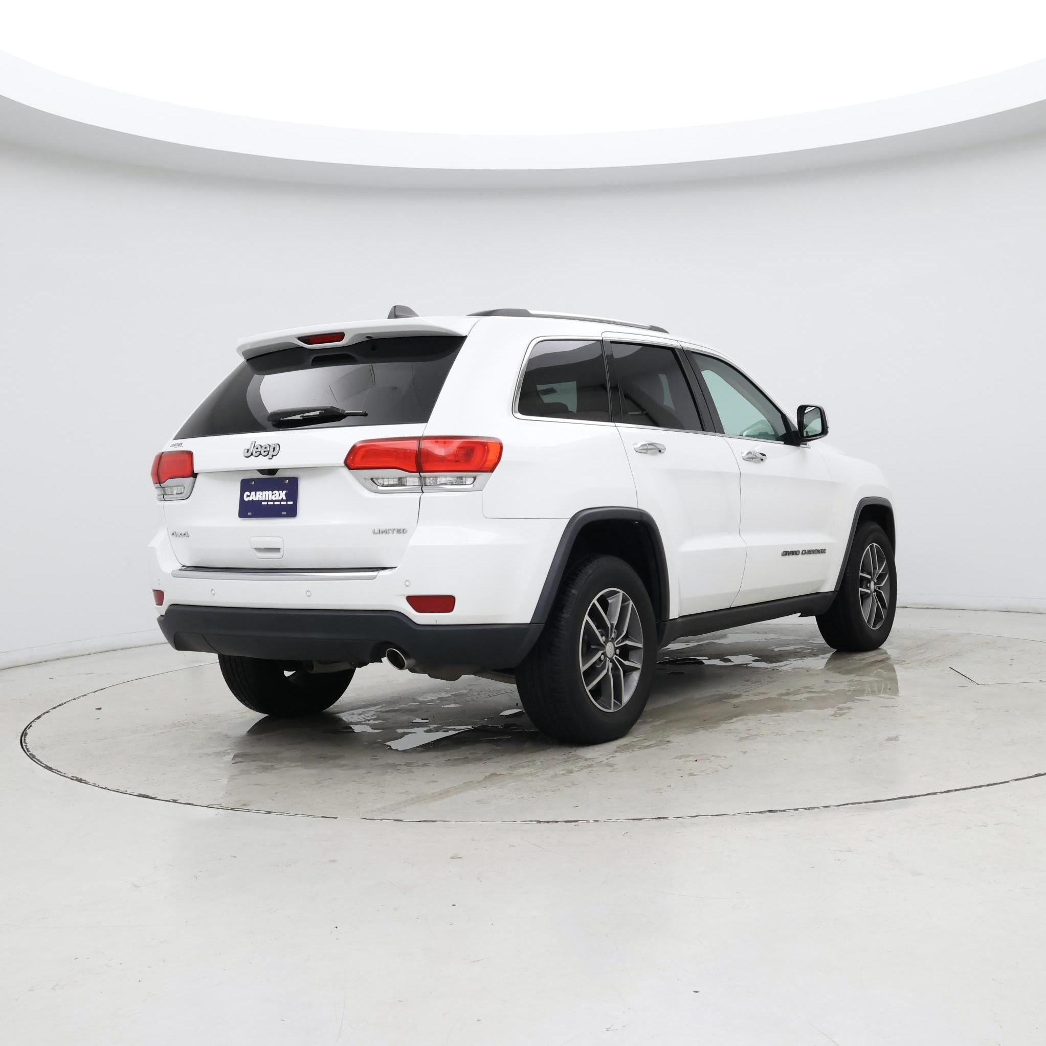 Thumbnail: 2017 Jeep Grand Cherokee - 8