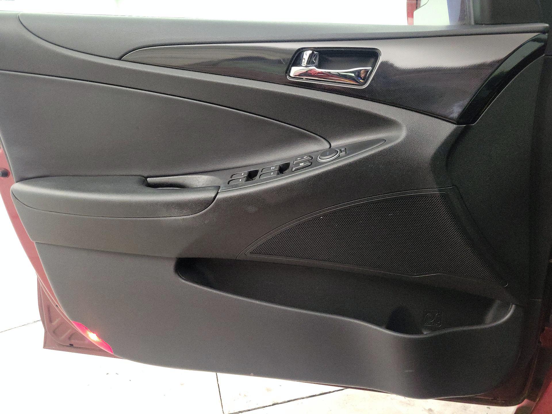 Thumbnail: 2014 Hyundai Sonata - 12