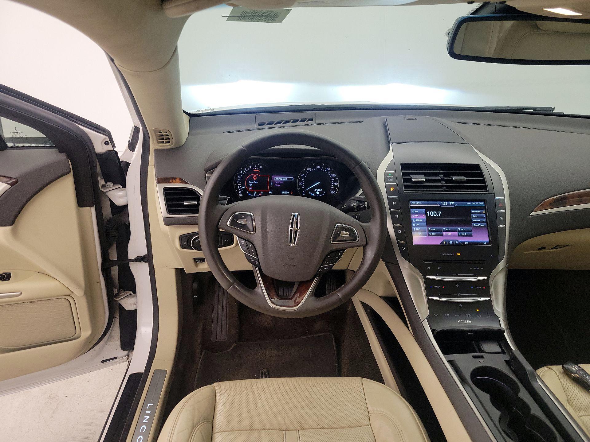 Thumbnail: 2015 Lincoln MKZ - 10