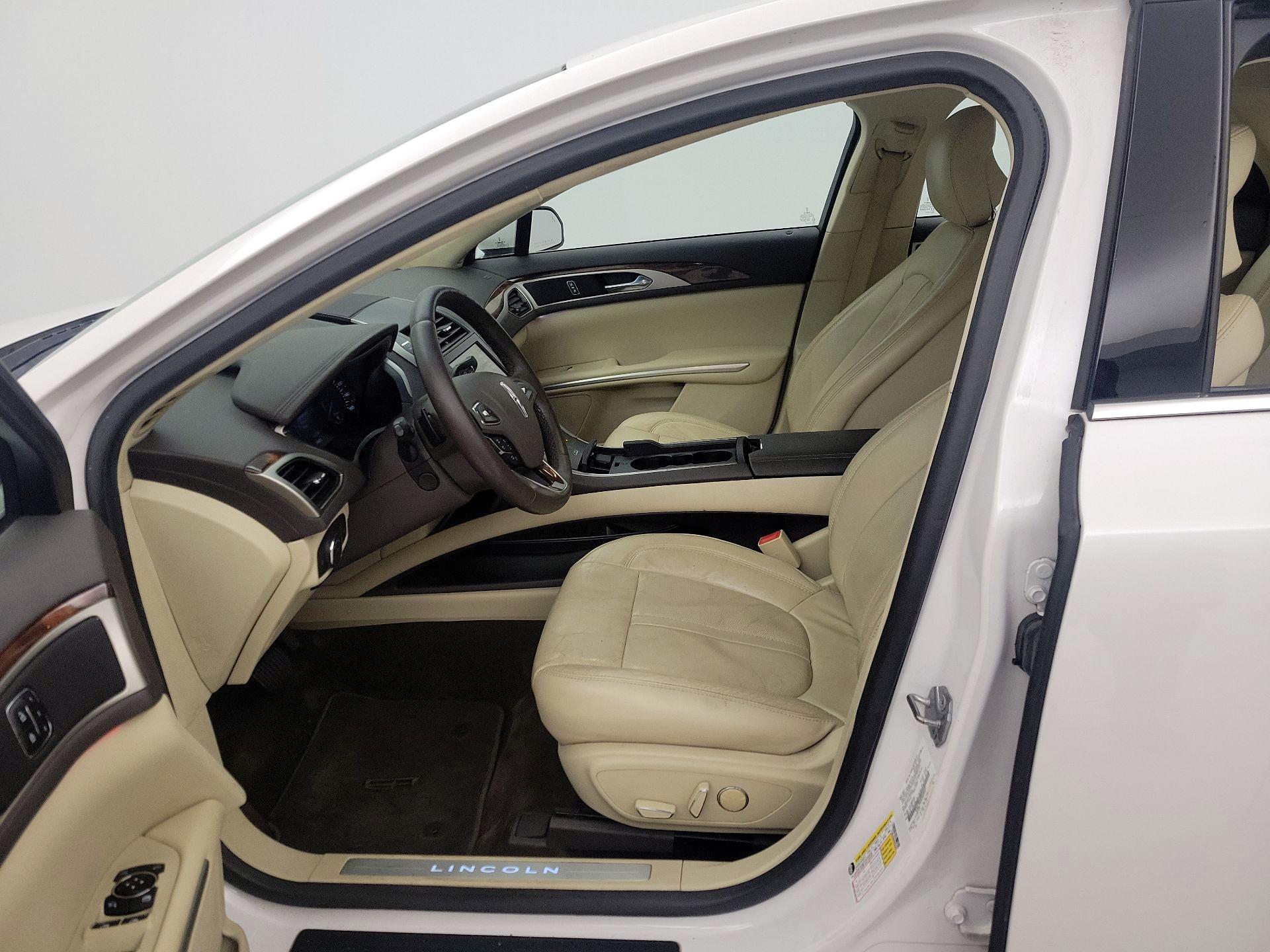 Thumbnail: 2015 Lincoln MKZ - 11